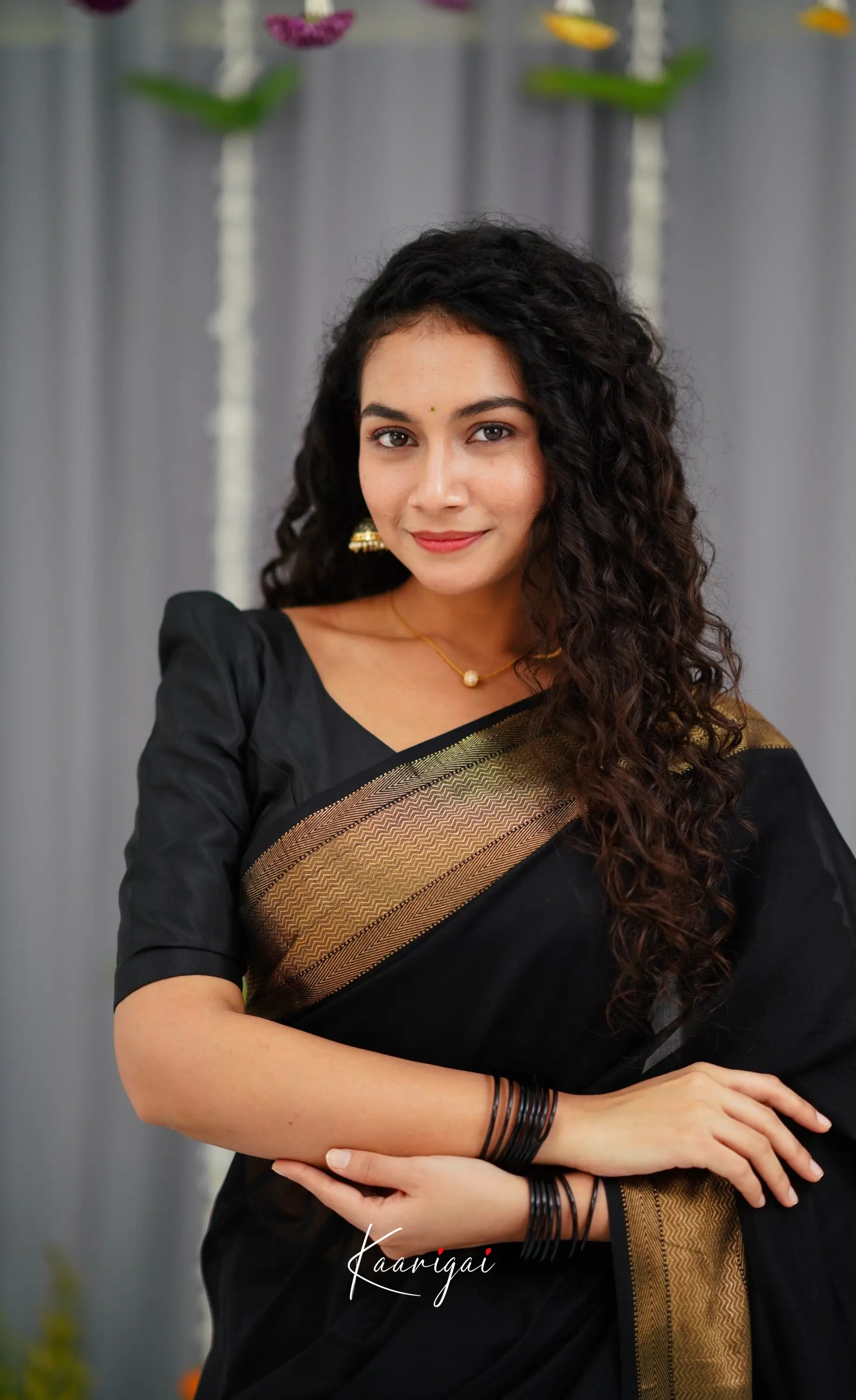 Maanvi Maheswari Silk Cotton Saree - Black Sarees