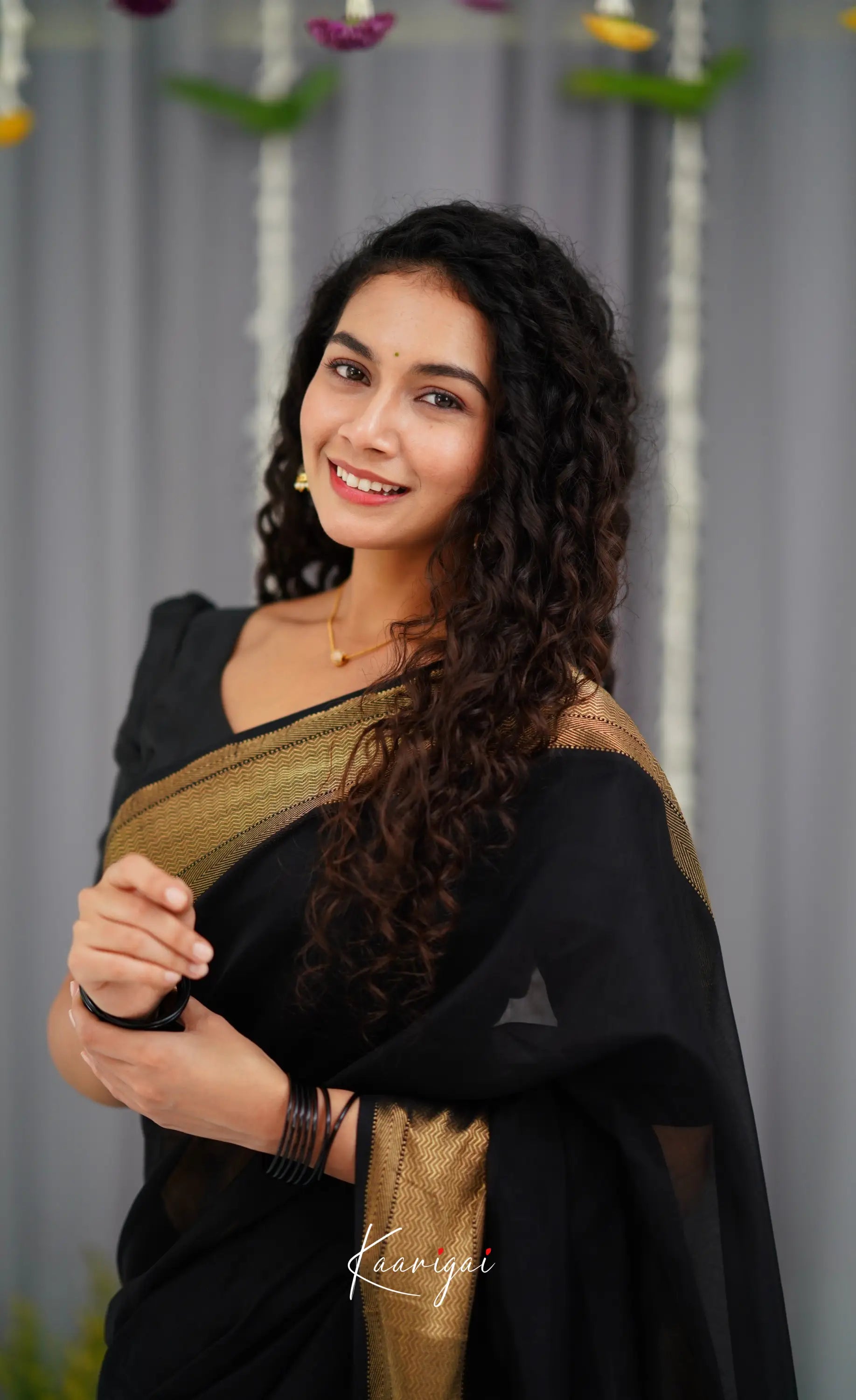Maanvi Maheswari Silk Cotton Saree - Black Sarees