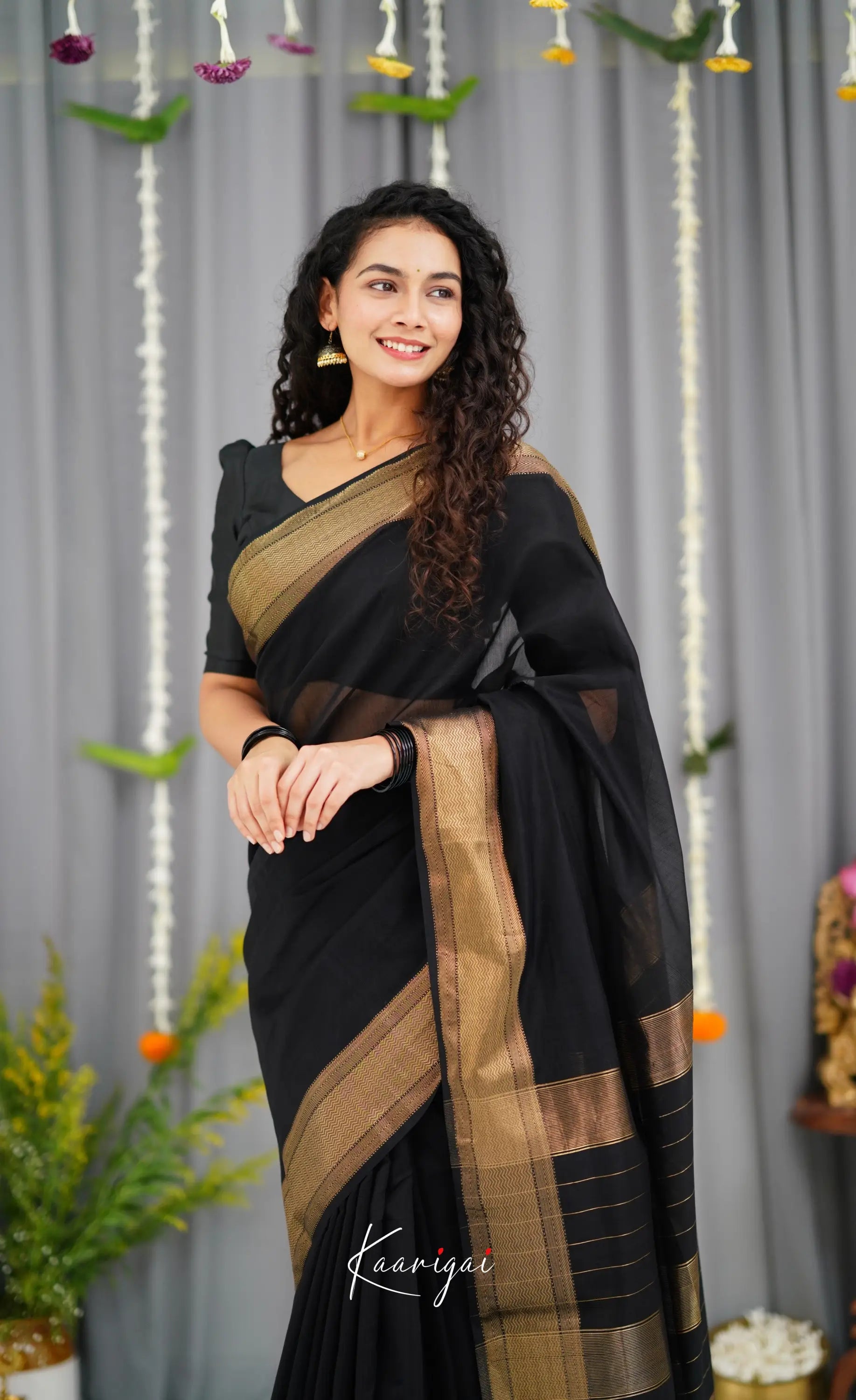 Maanvi Maheswari Silk Cotton Saree - Black Sarees
