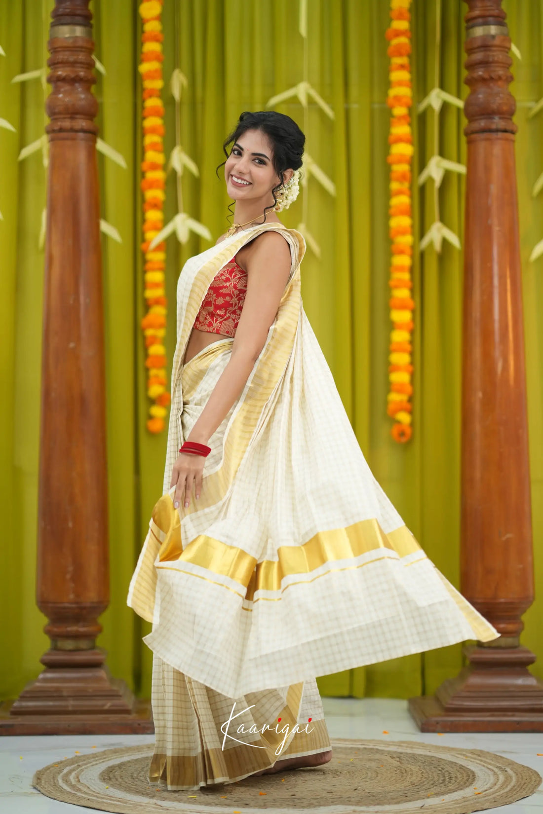 Omana Cotton Saree - Offwhite and Gold Sarees