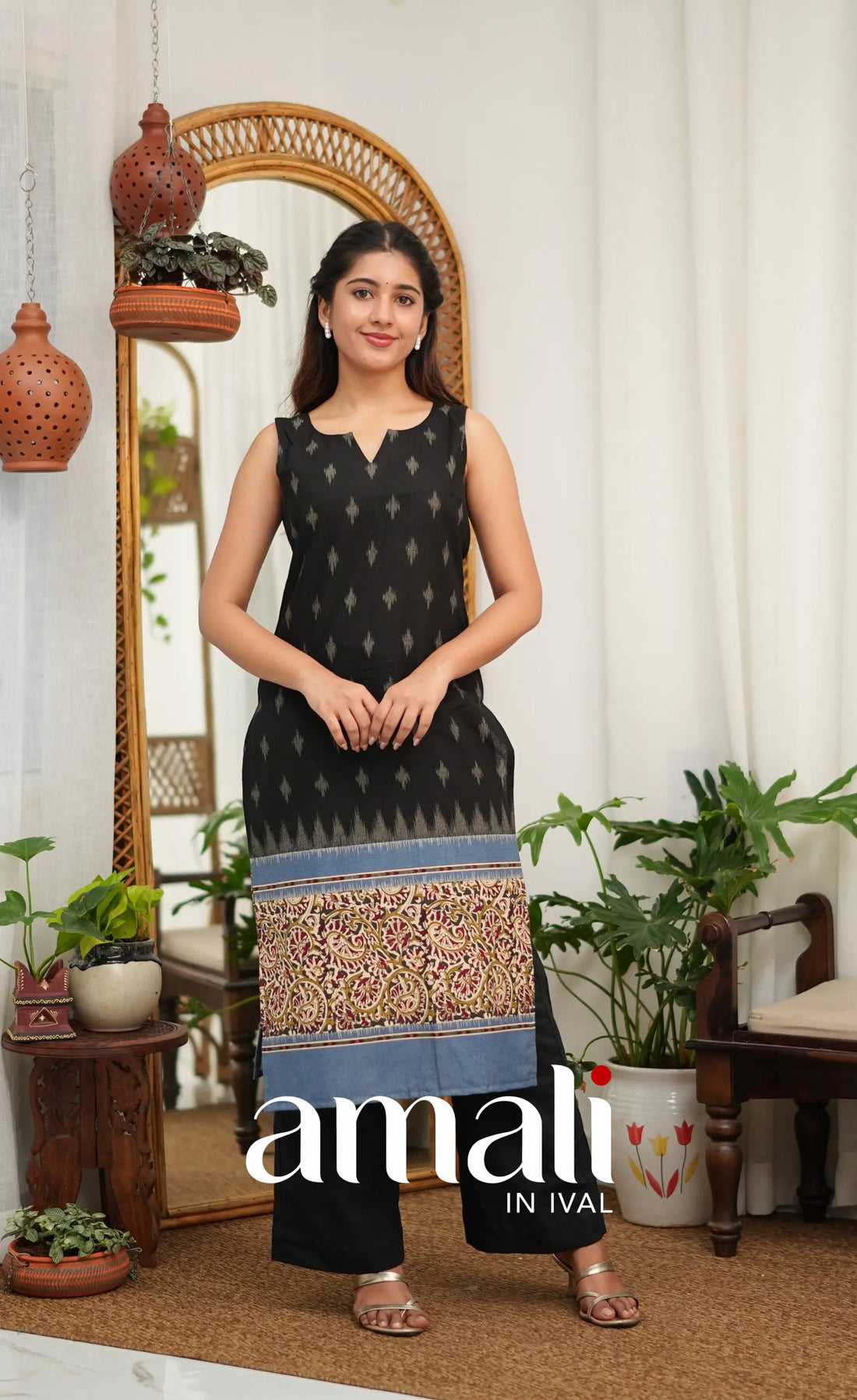 Priyo co-ord set- Black and Blue Cotton Straight Kurti with Pant - salwar