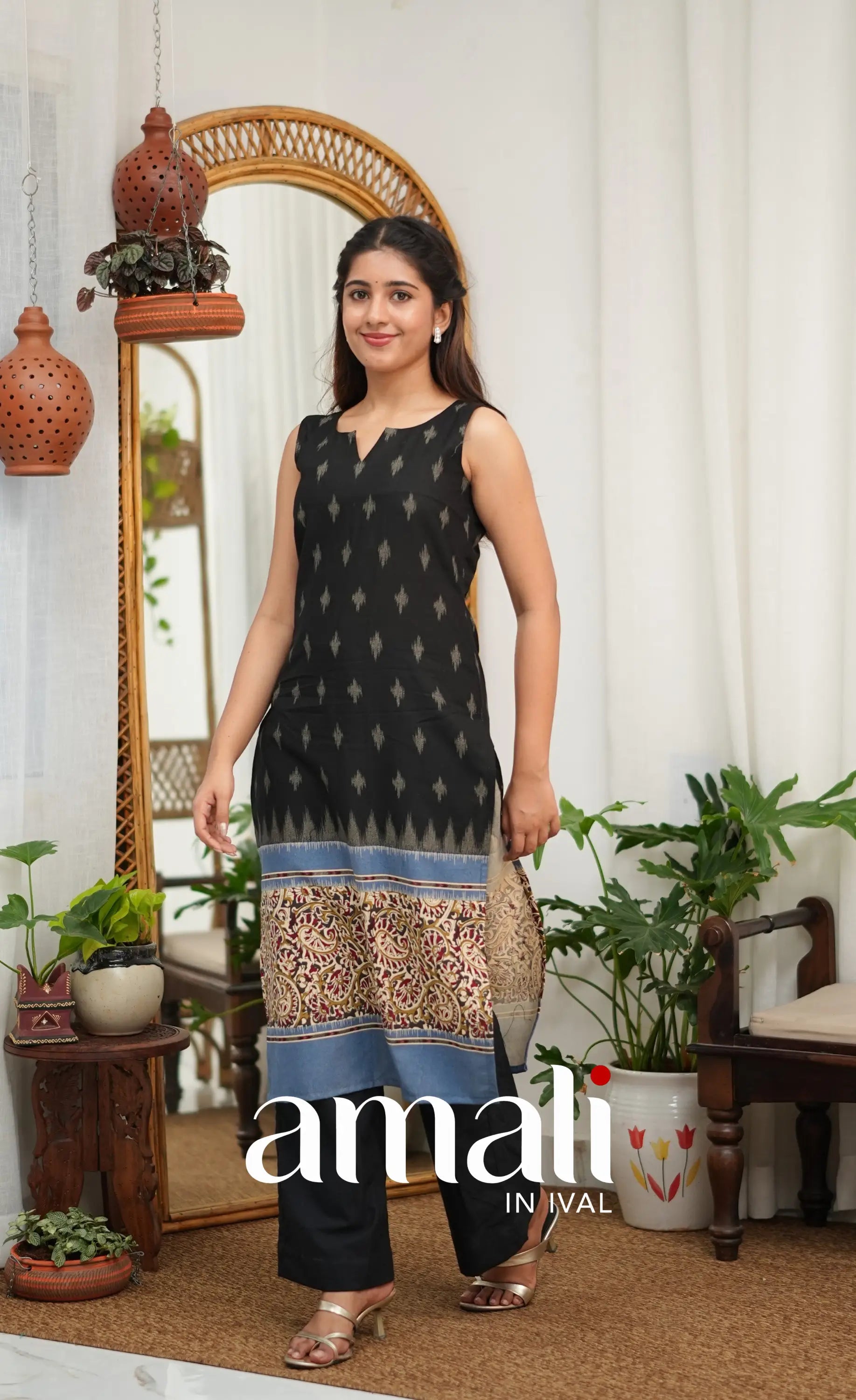 Priyo co-ord set- Black and Blue Cotton Straight Kurti with Pant - salwar