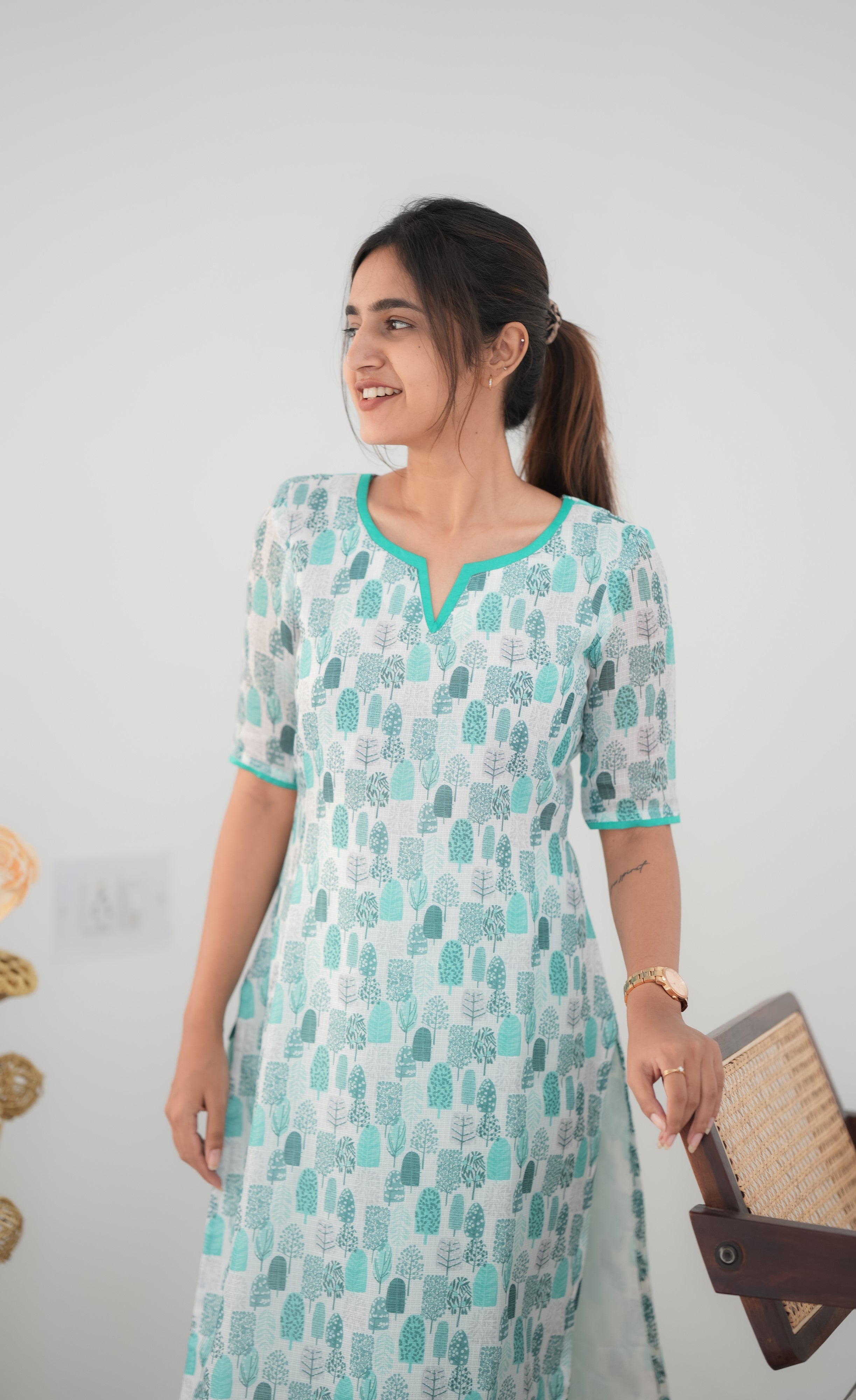 Priyo Organza Kurti - White