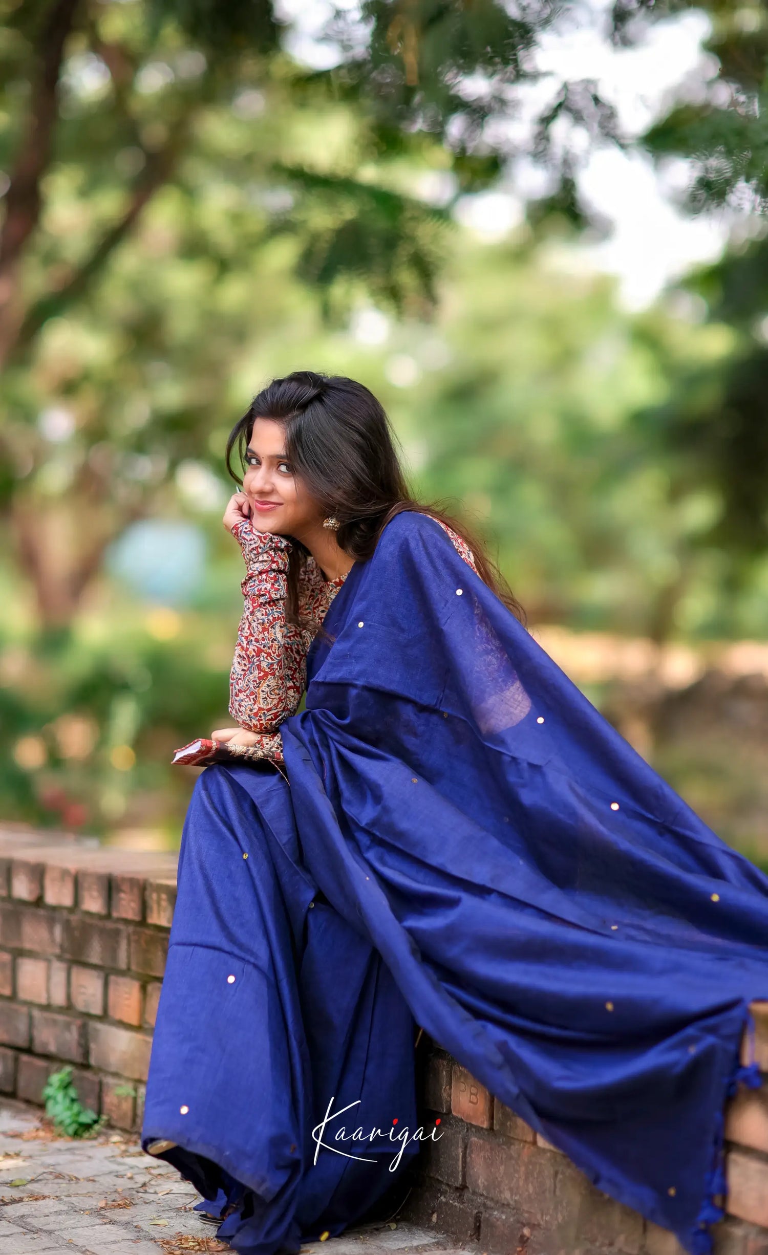 Azhagi- Dark Blue Cotton Saree Sarees