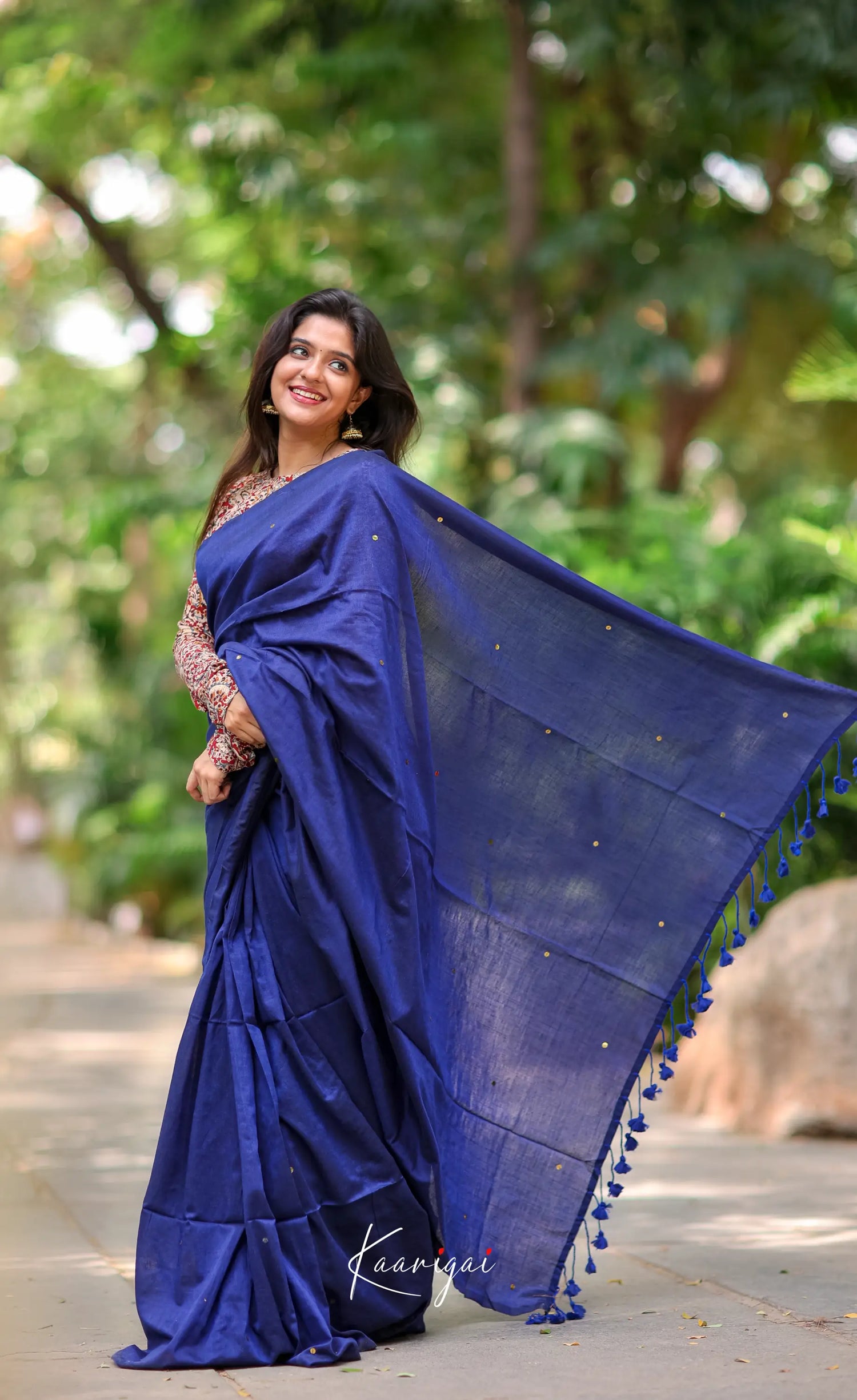 Azhagi- Dark Blue Cotton Saree Sarees