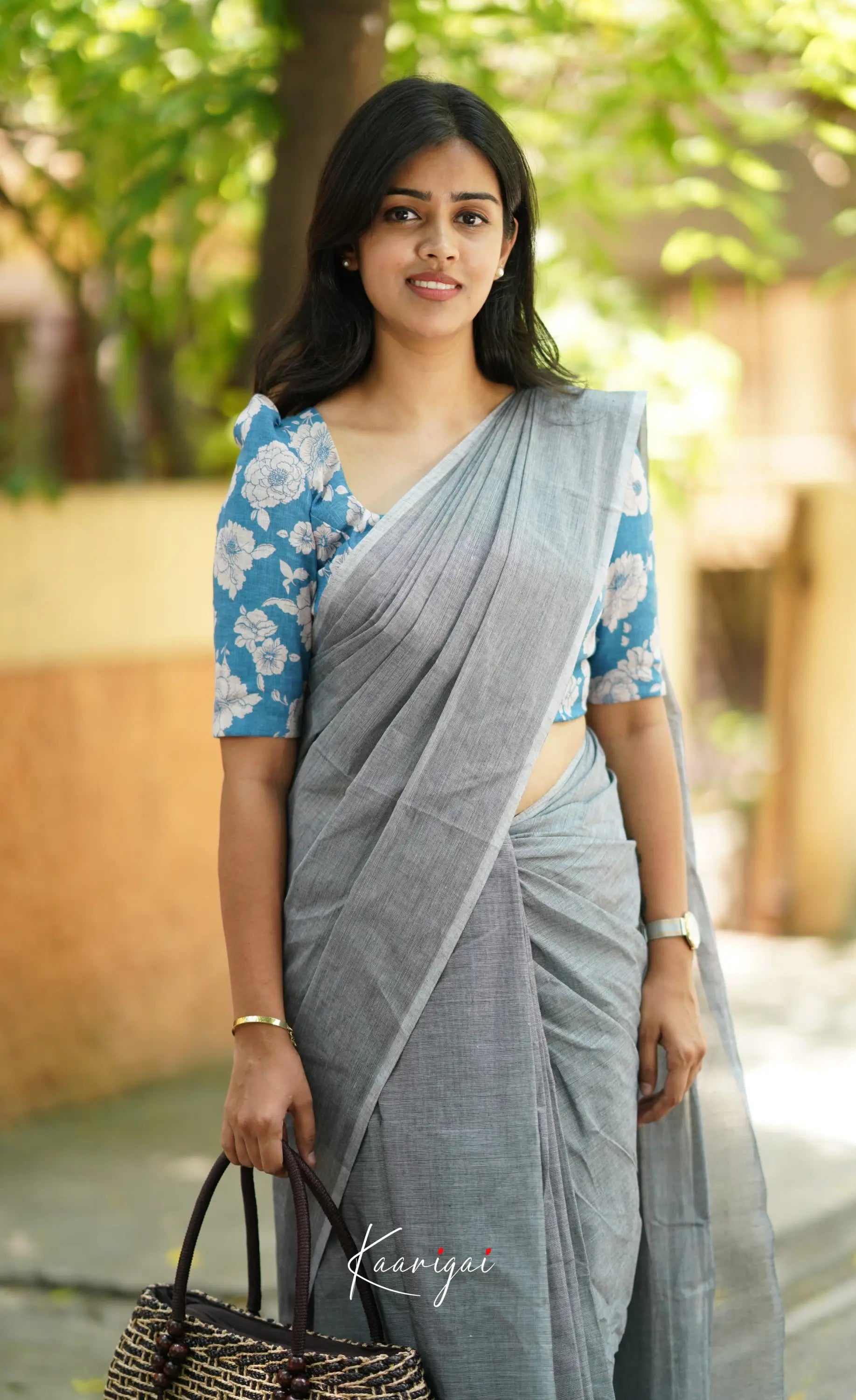 Azhagi - Light Grey Cotton Saree Sarees