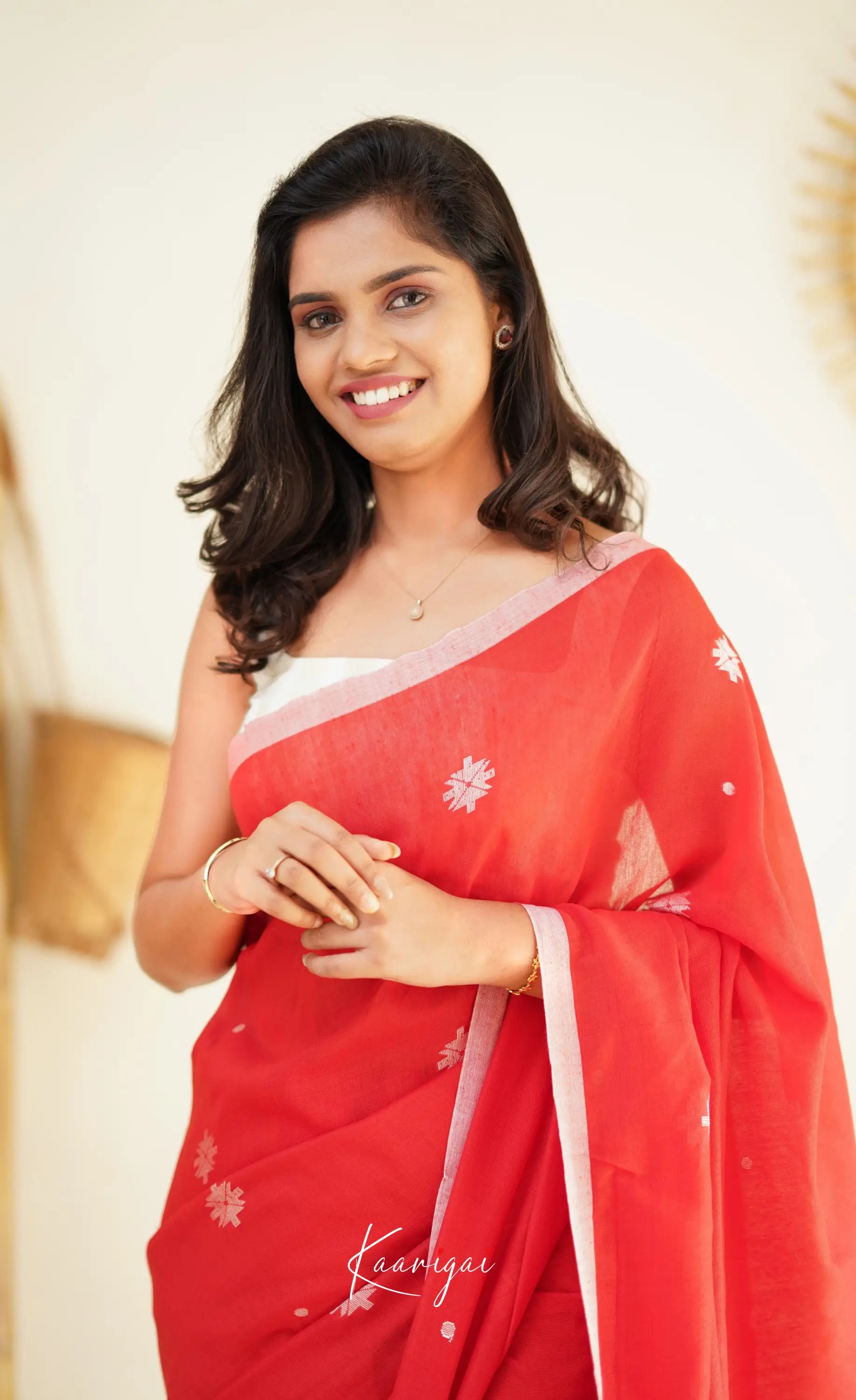 Azhagi - Red Cotton Saree Sarees