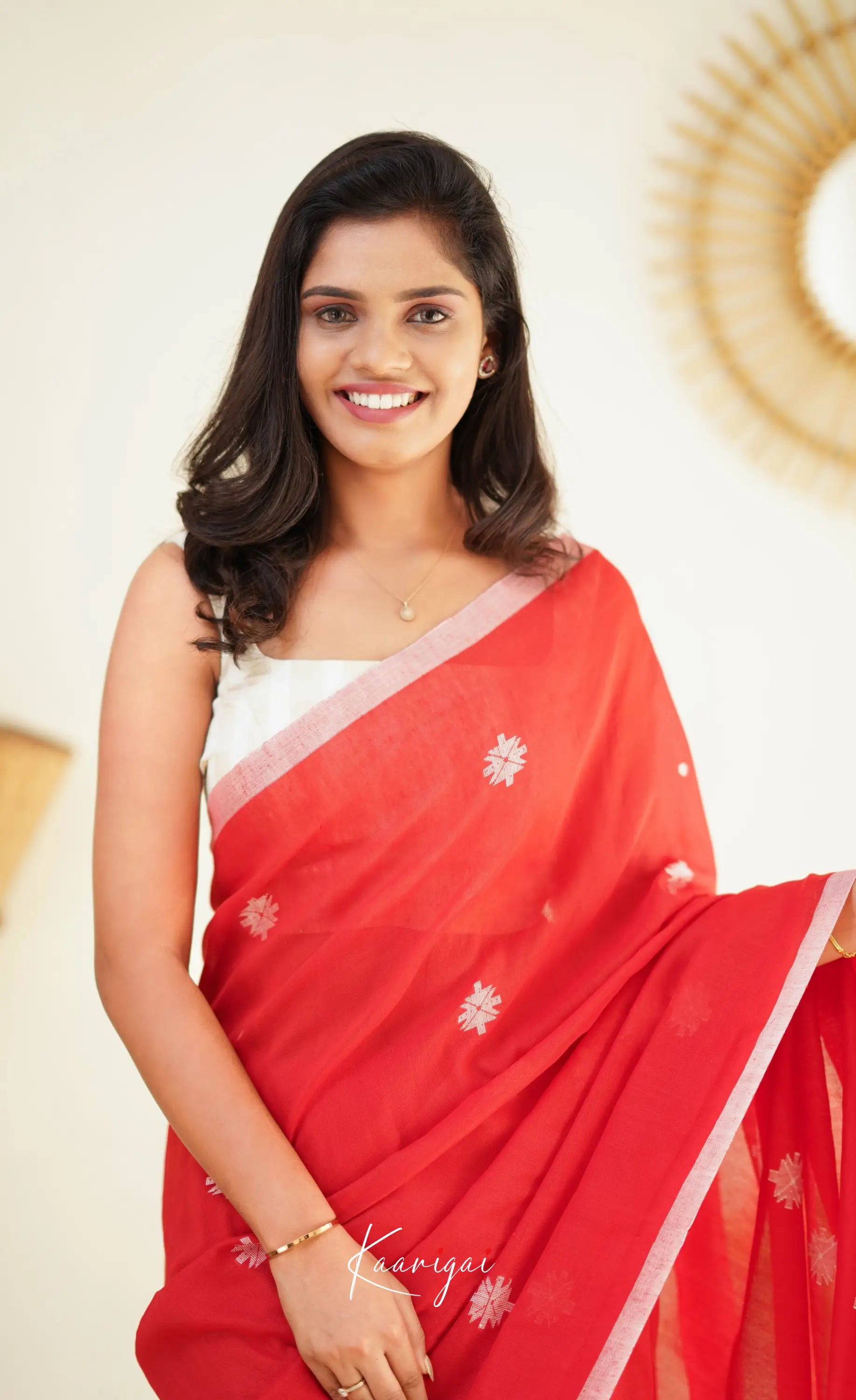 Azhagi - Red Cotton Saree Sarees