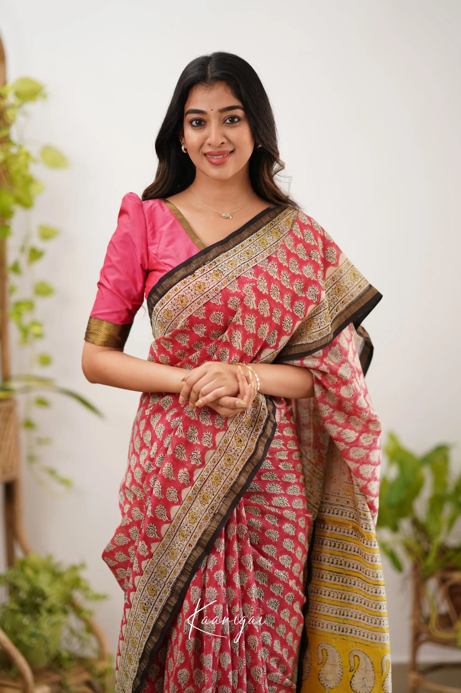 Chaavi Chanderi Saree - Bright Pink And Black Sarees