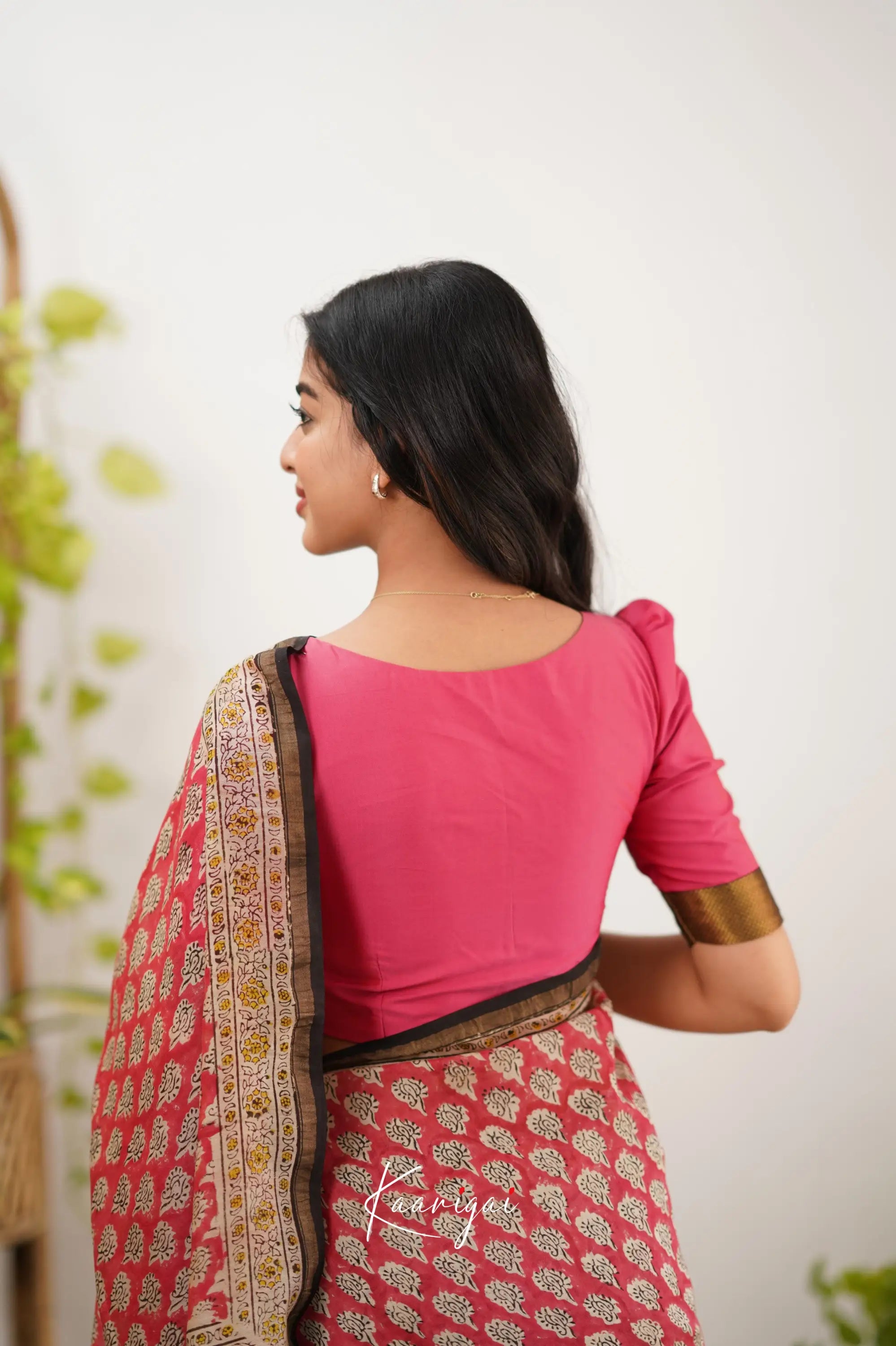 Chaavi Chanderi Saree - Bright Pink And Black Sarees