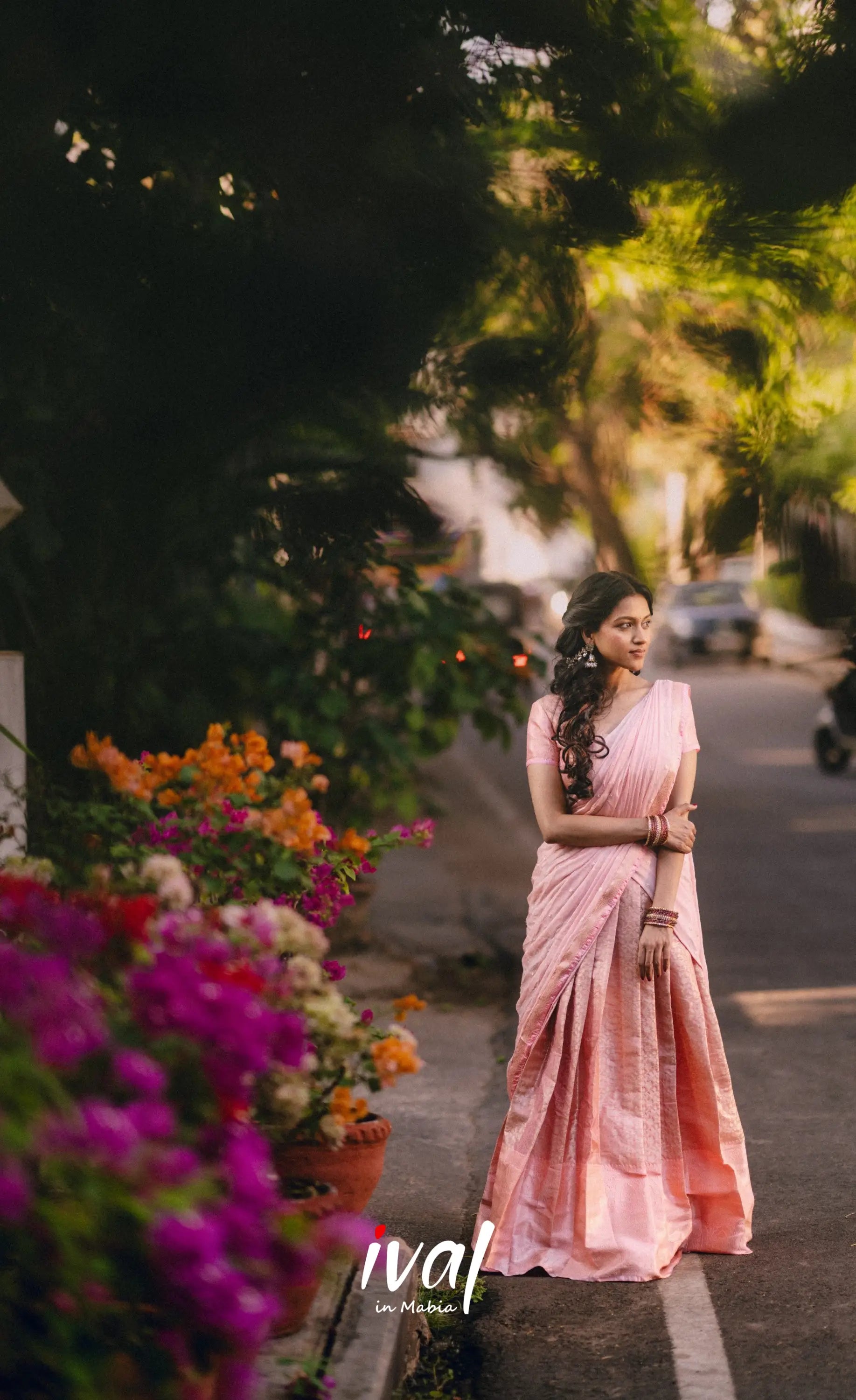 Izhaiyini - Pastel Pink Banarasi Tissue Halfsaree - Half Sarees