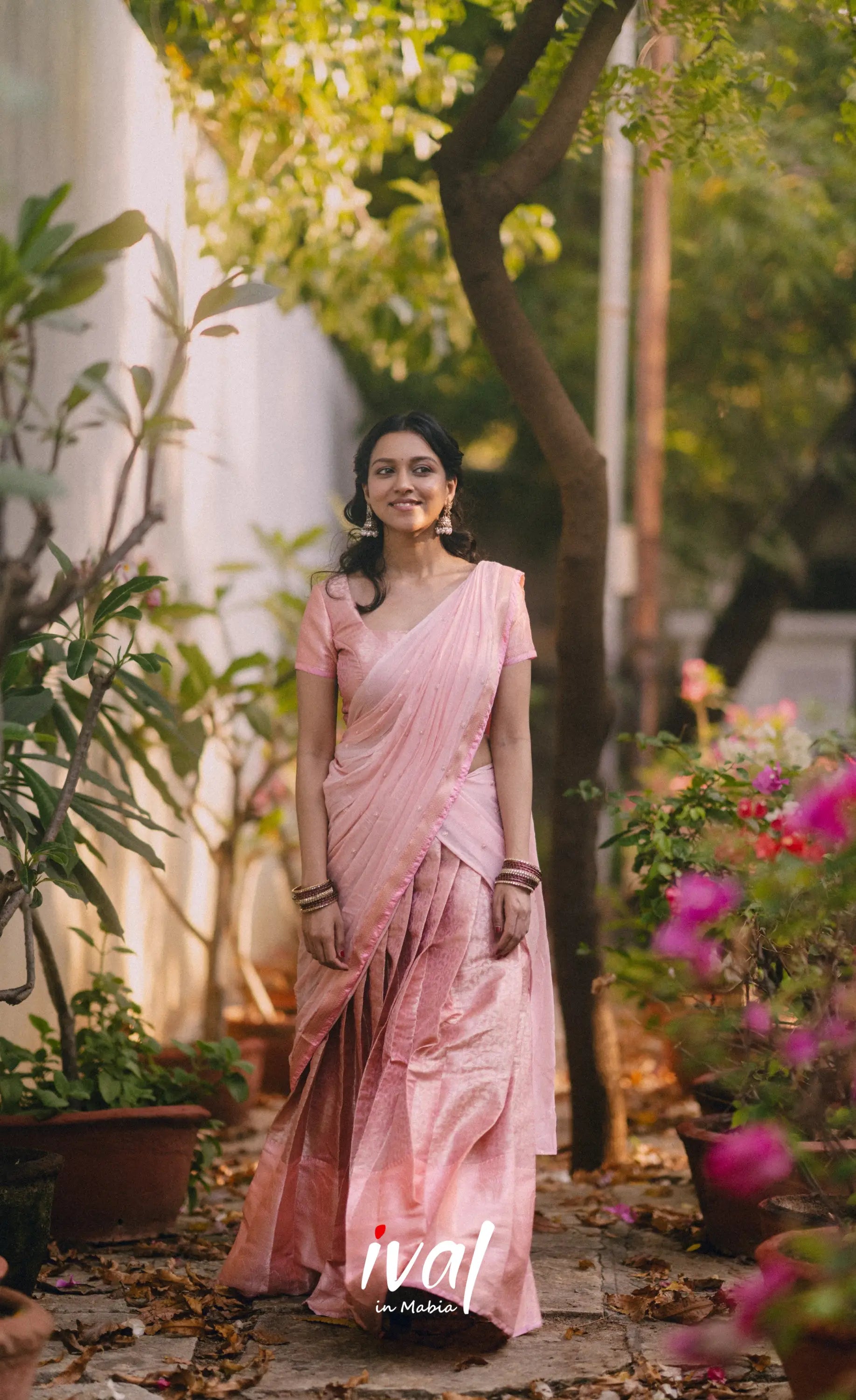 Izhaiyini - Pastel Pink Banarasi Tissue Halfsaree - Half Sarees