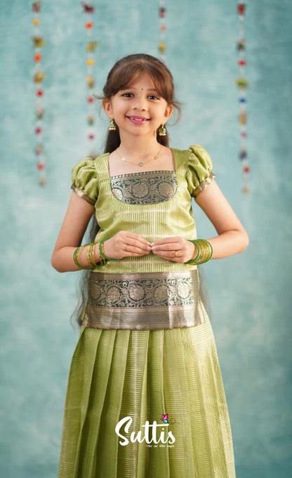 Izhaiyini Pista Green Shade And Dark Tone Organza Pavadai Sattai Kids-Suttis