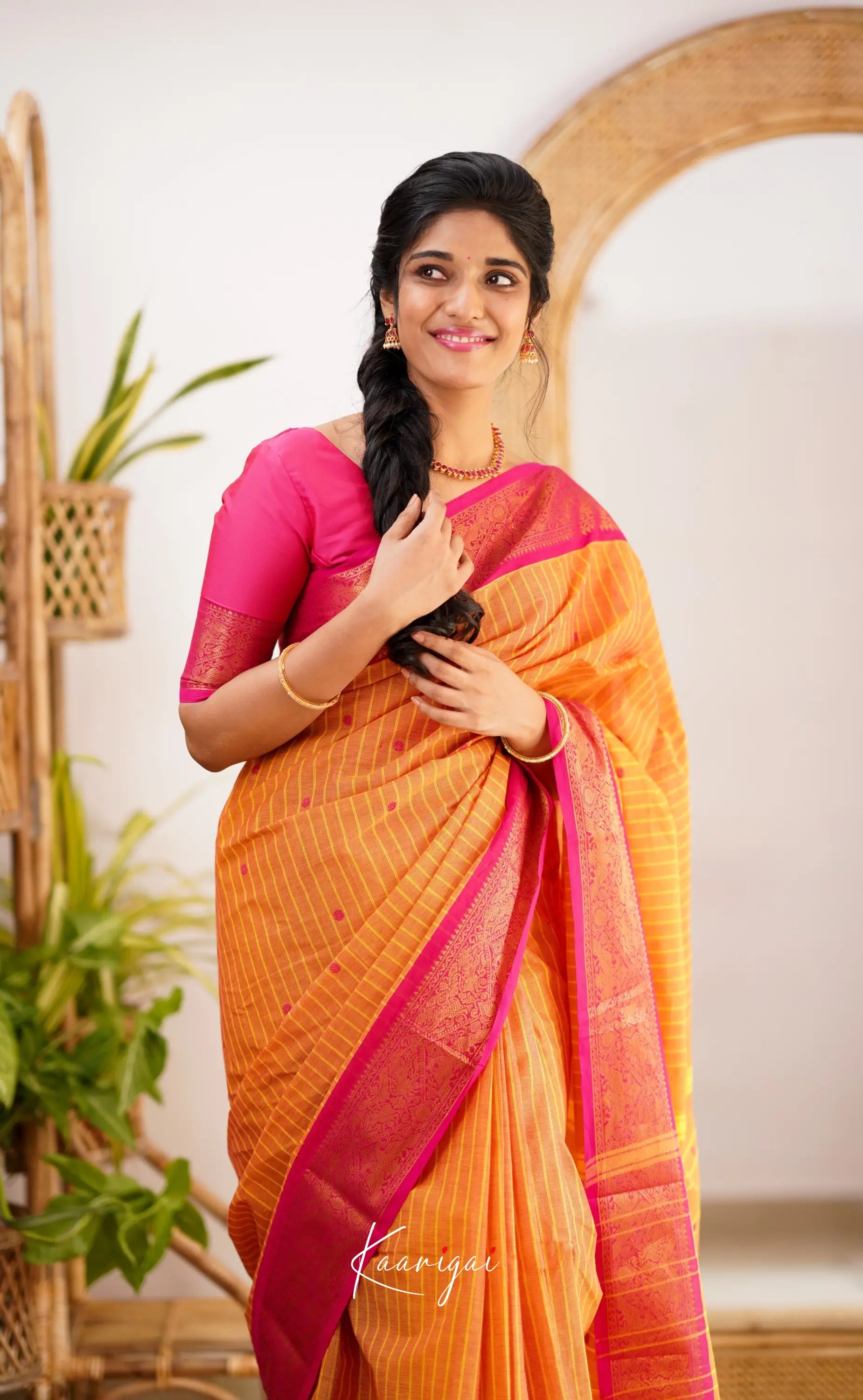 Kamakshi Orange Shade And Pink Tone Sarees