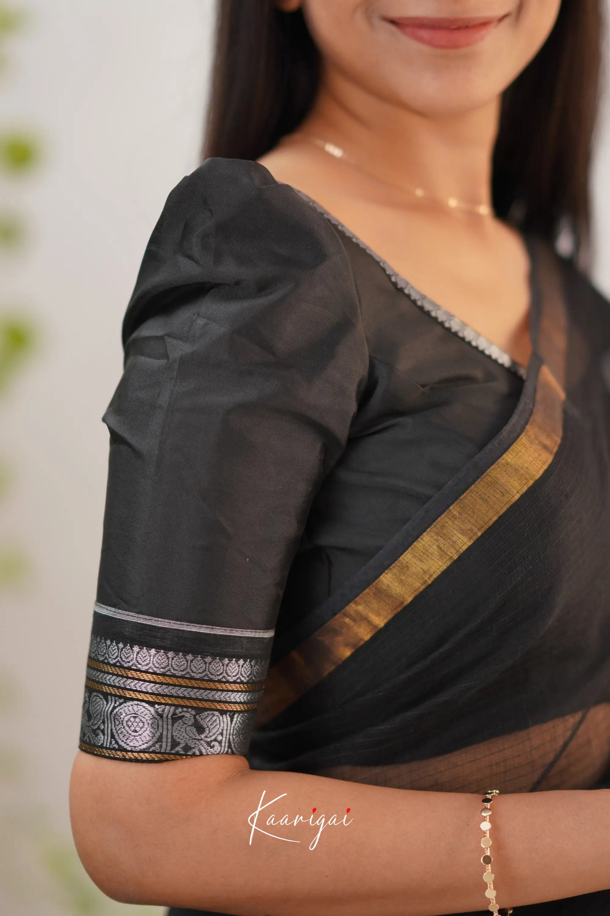 Kamali Kota Saree - Black And Ash Sarees