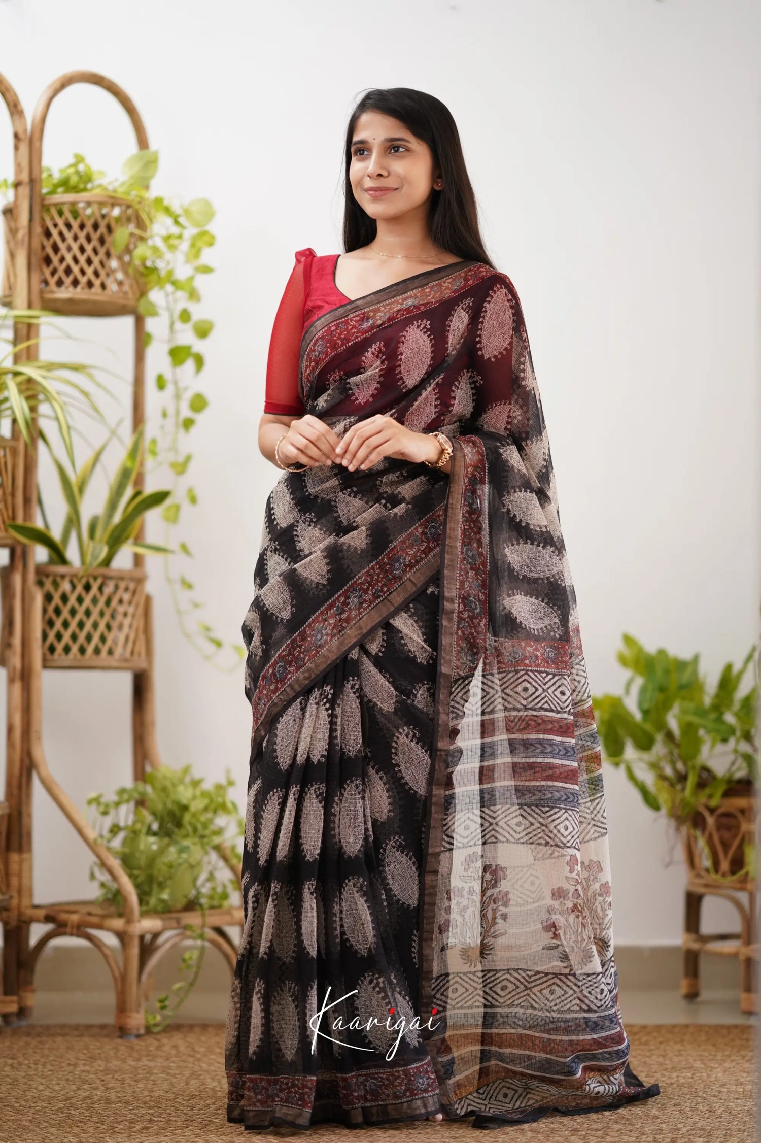 Kamali Kota Saree - Black And Beige Sarees