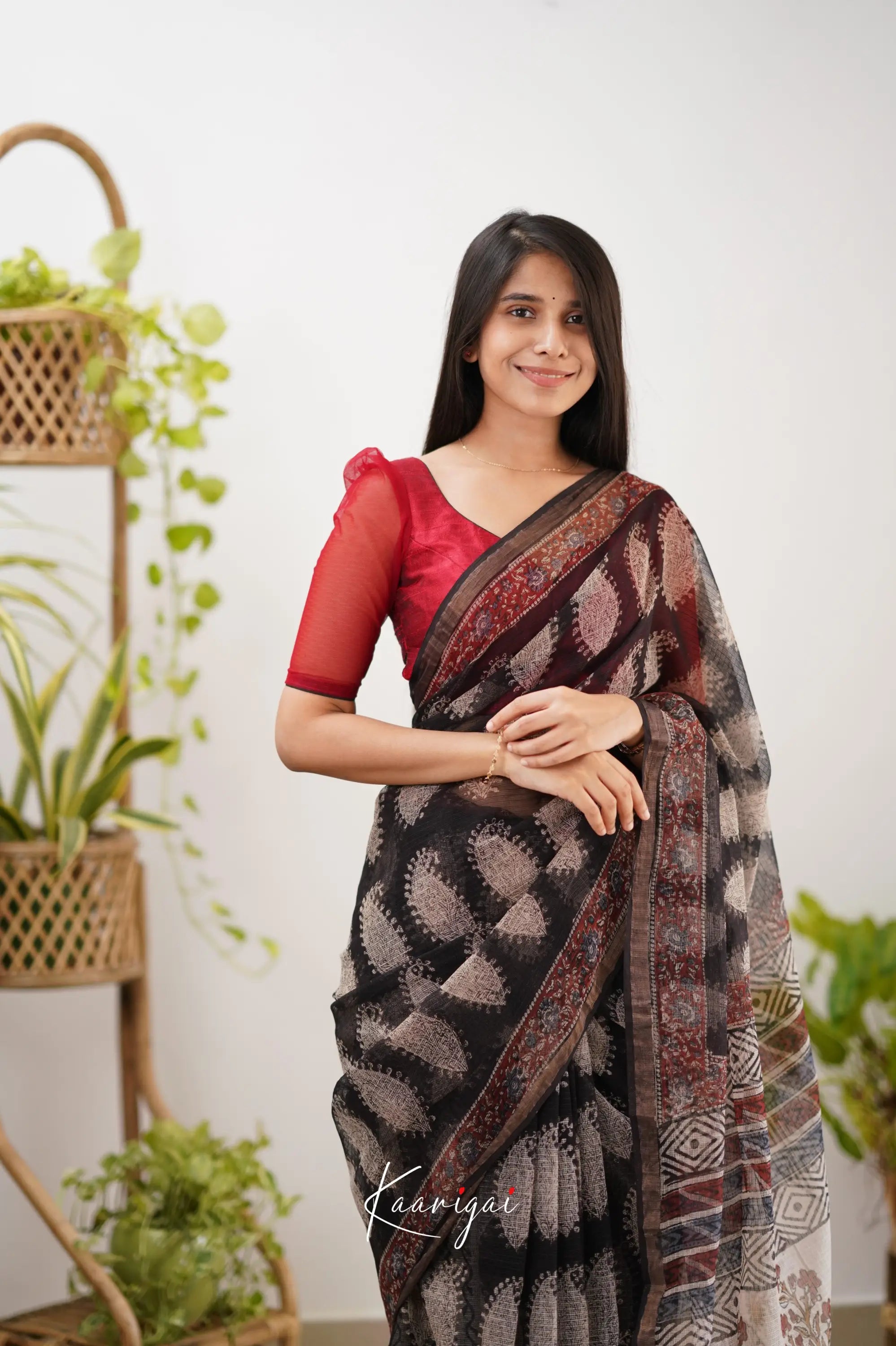 Kamali Kota Saree - Black And Beige Sarees