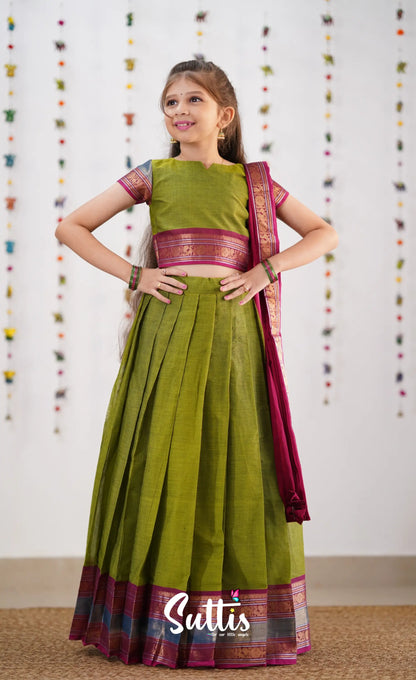 Kumaari Half Saree - Green &amp; Magenta Kids-Suttis