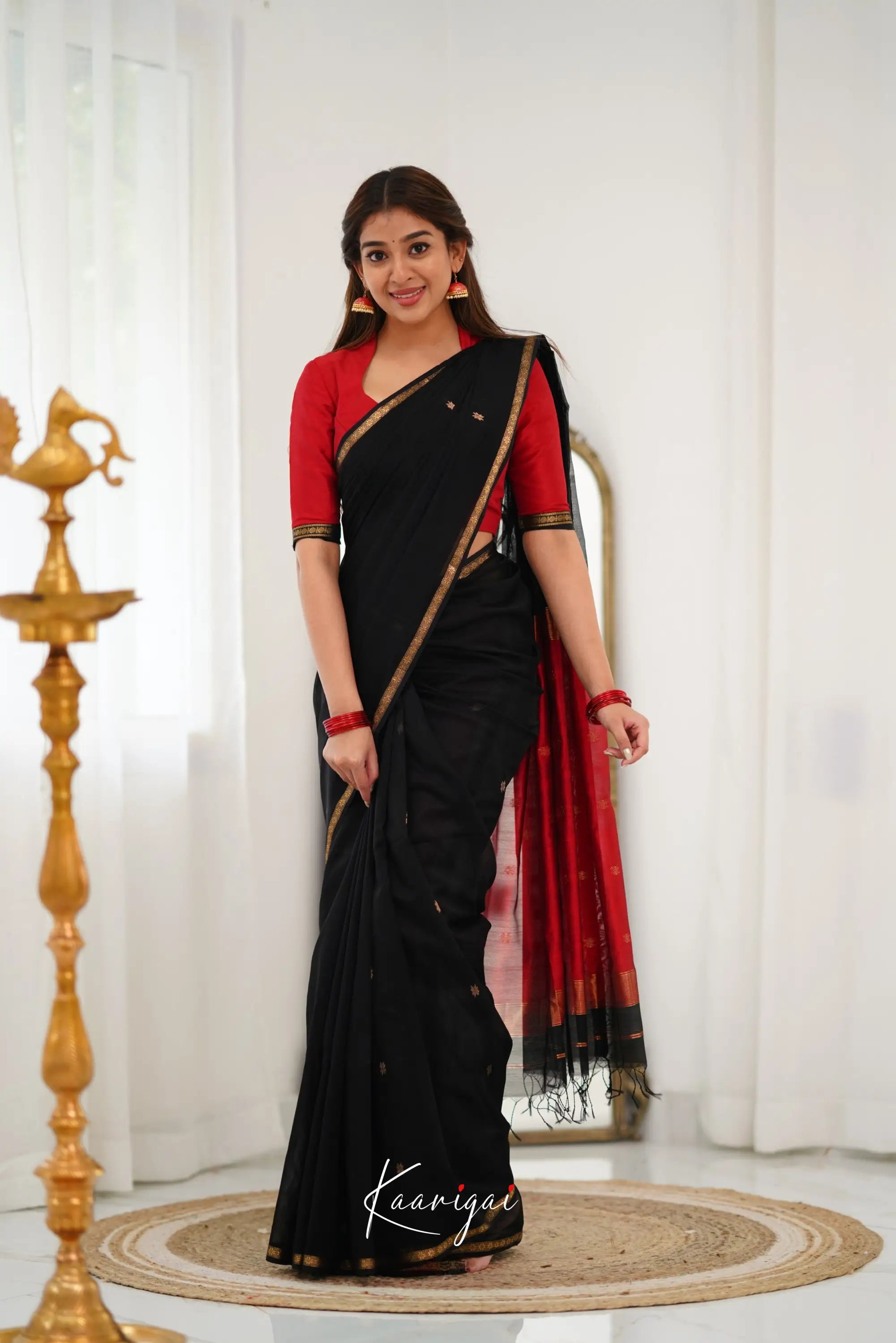 Maanvi Maheswari Silk Cotton Saree - Black And Maroonish Red Sarees