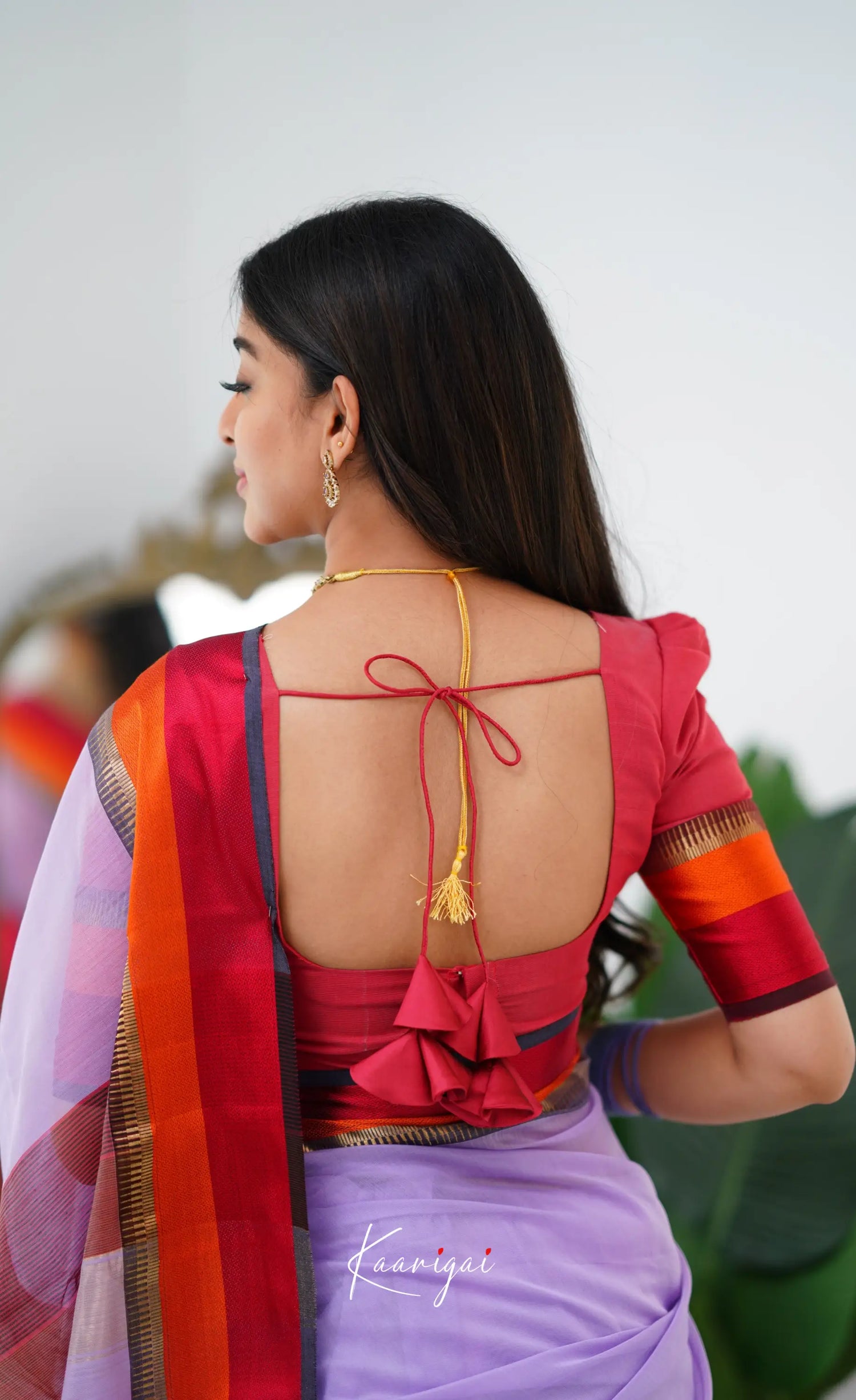 Maanvi Maheswari Silk Cotton Saree - Lavender And Red Sarees