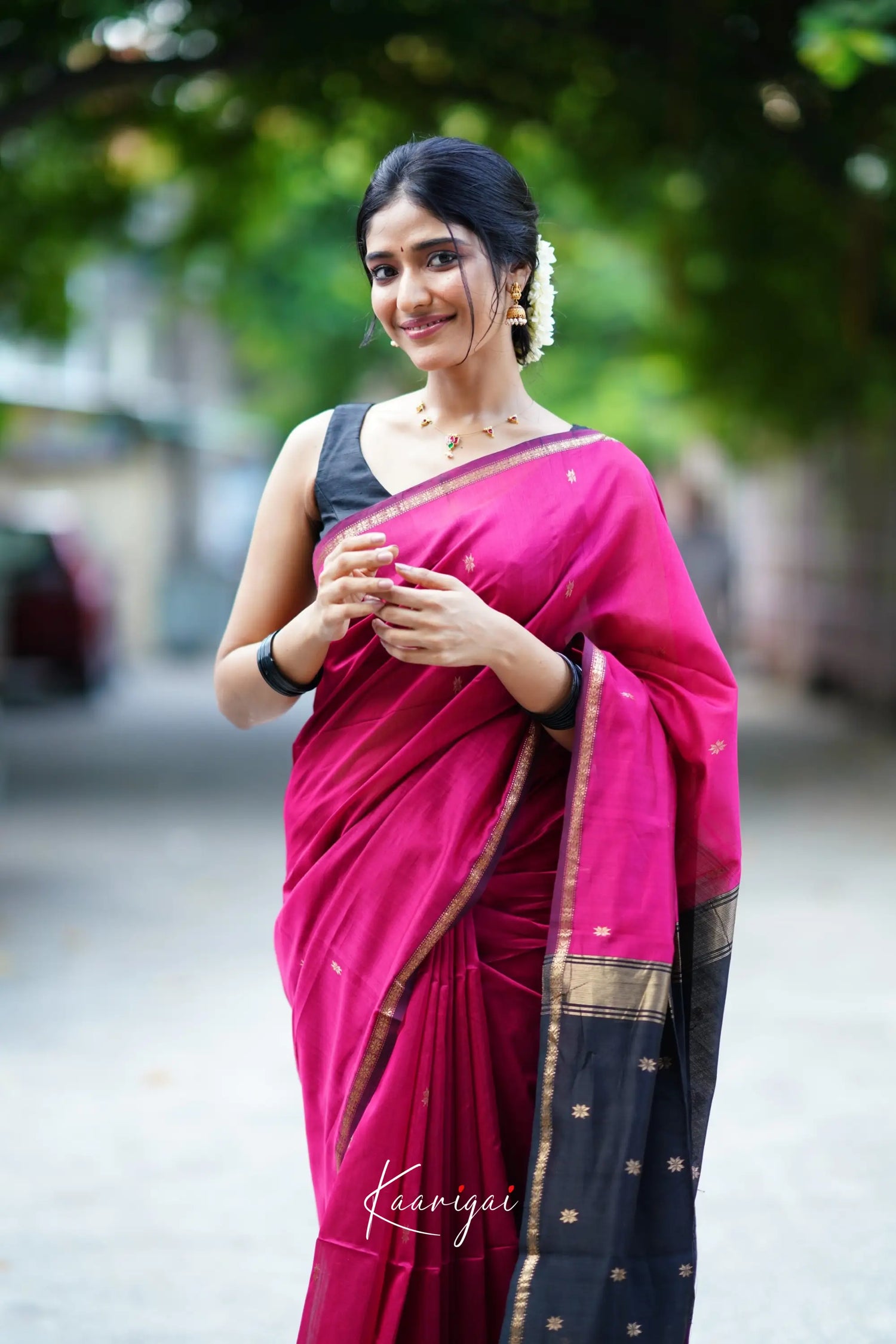 Maanvi Maheswari Silk Cotton Saree - Pink And Black Sarees