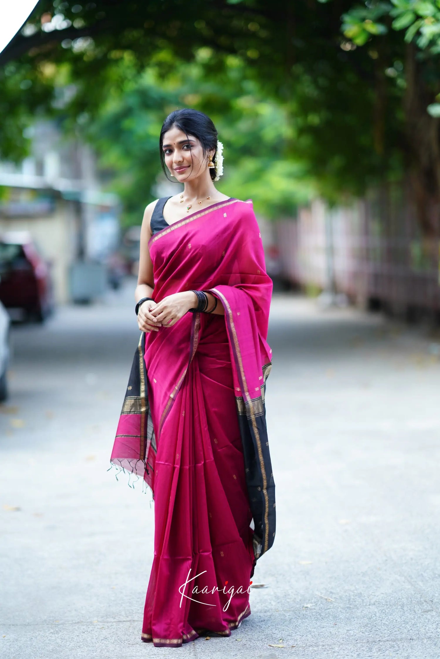 Maanvi Maheswari Silk Cotton Saree - Pink And Black Sarees