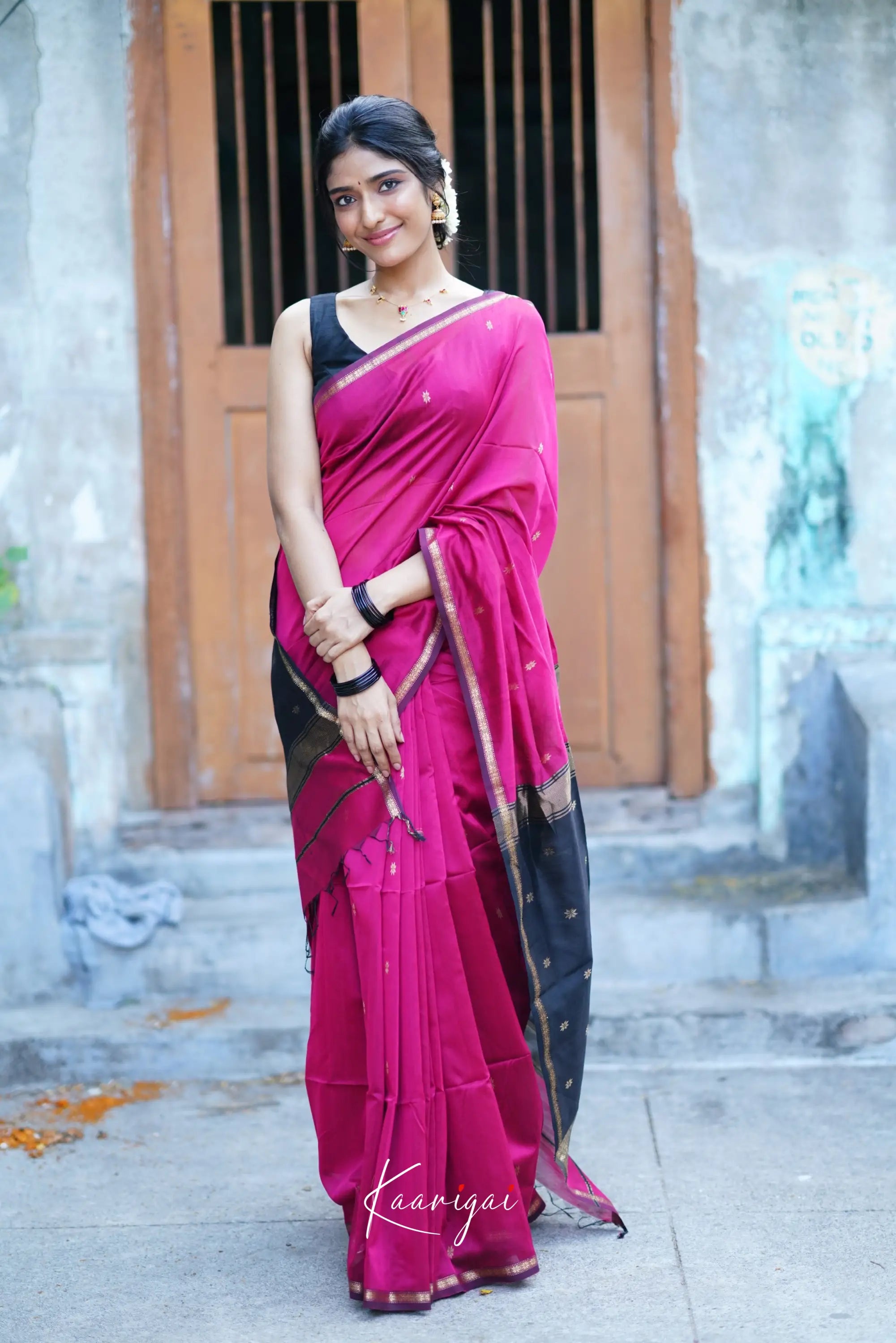 Maanvi Maheswari Silk Cotton Saree - Pink And Black Sarees