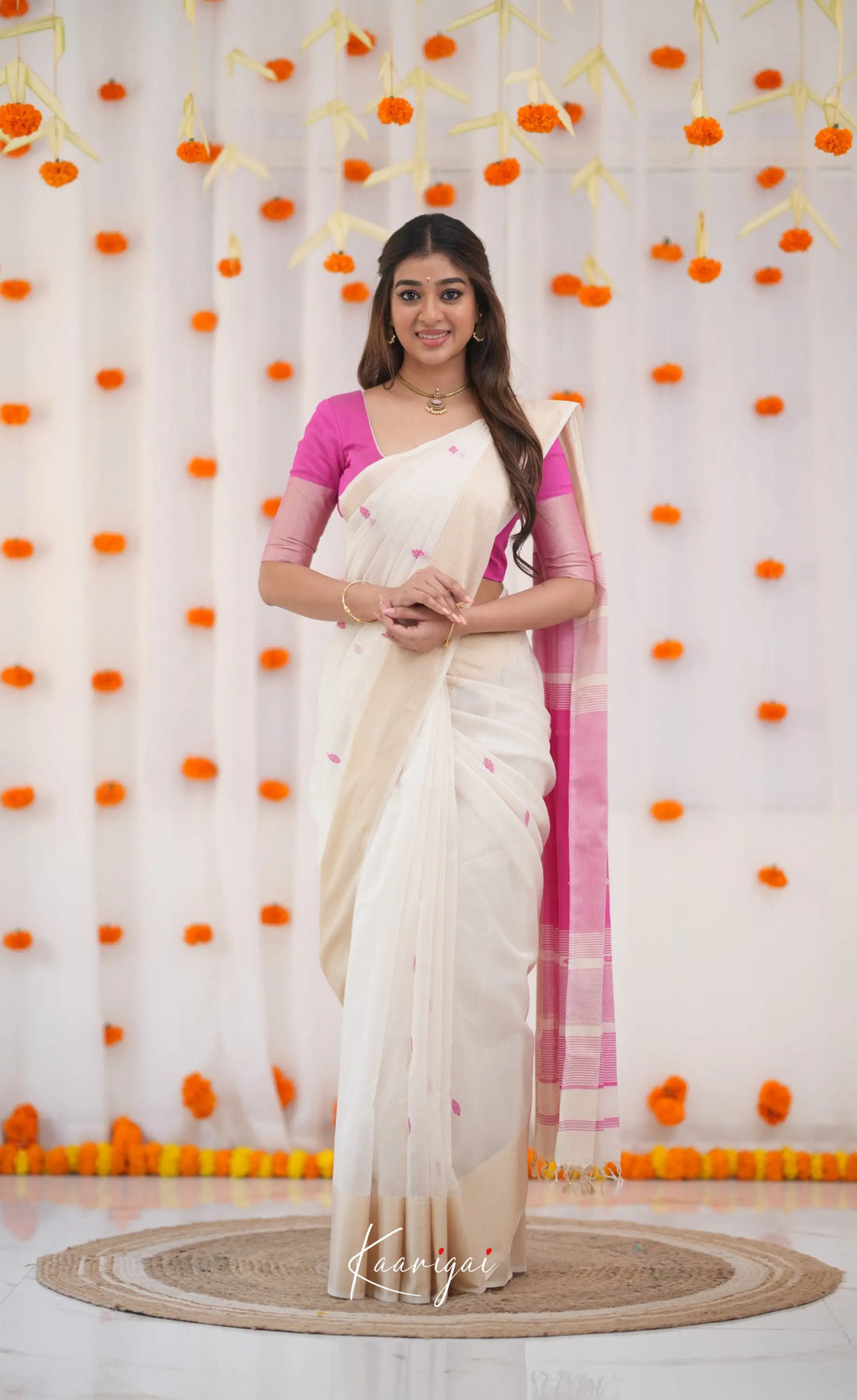 Maanvi Maheswari Silk Cotton Saree - White and Pink Sarees