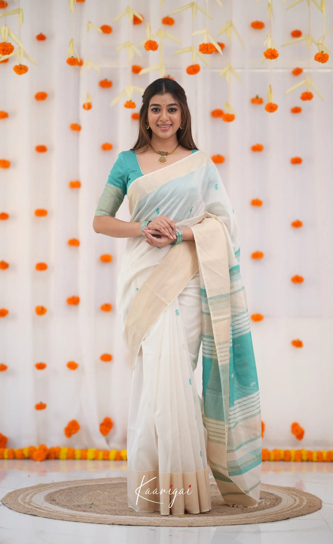 Maanvi Maheswari Silk Cotton Saree - White and Teal Blue Sarees