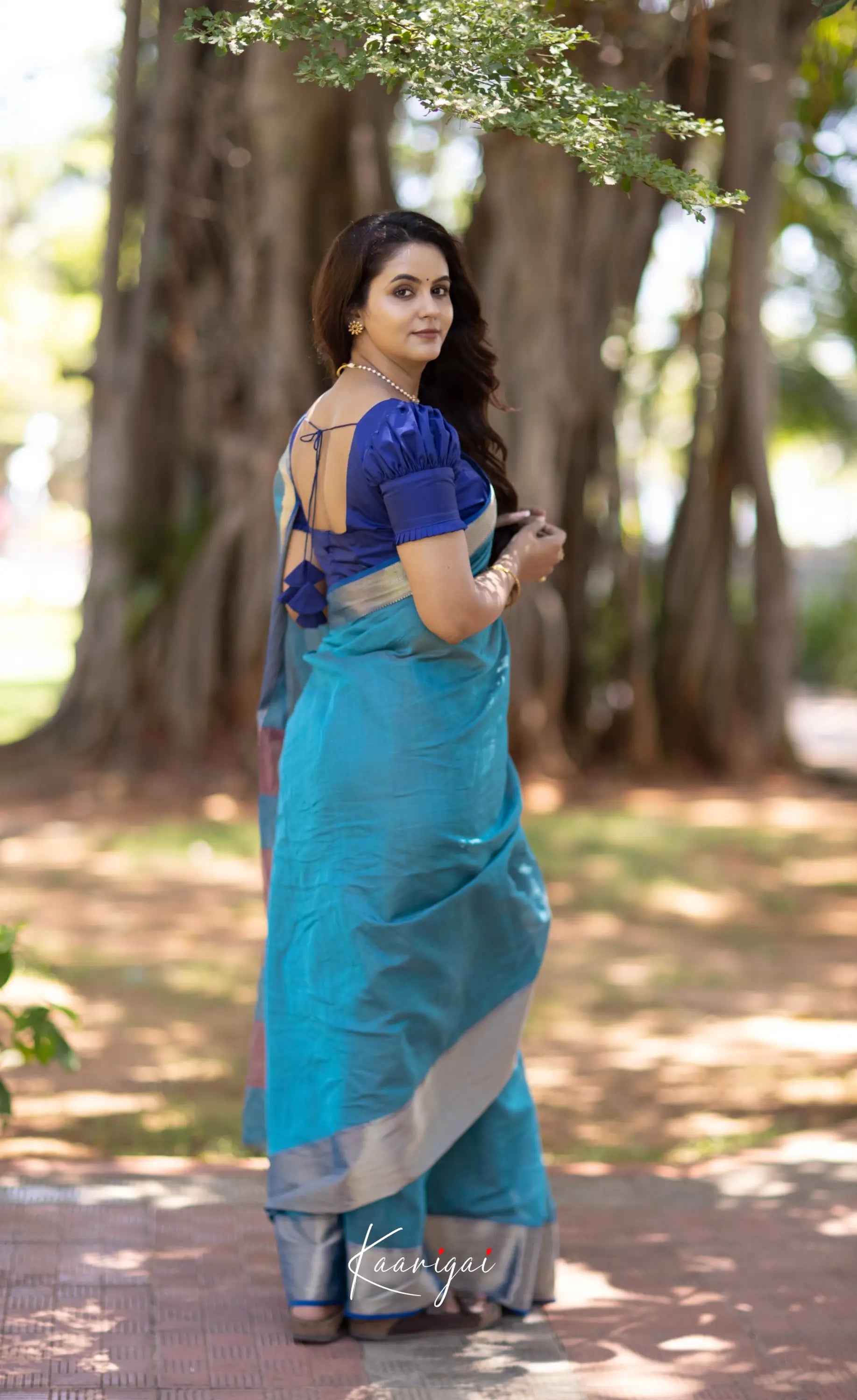 Maanvi- Shade Of Teal Blue And Tone Maheshwari Silk Cotton Saree Sarees