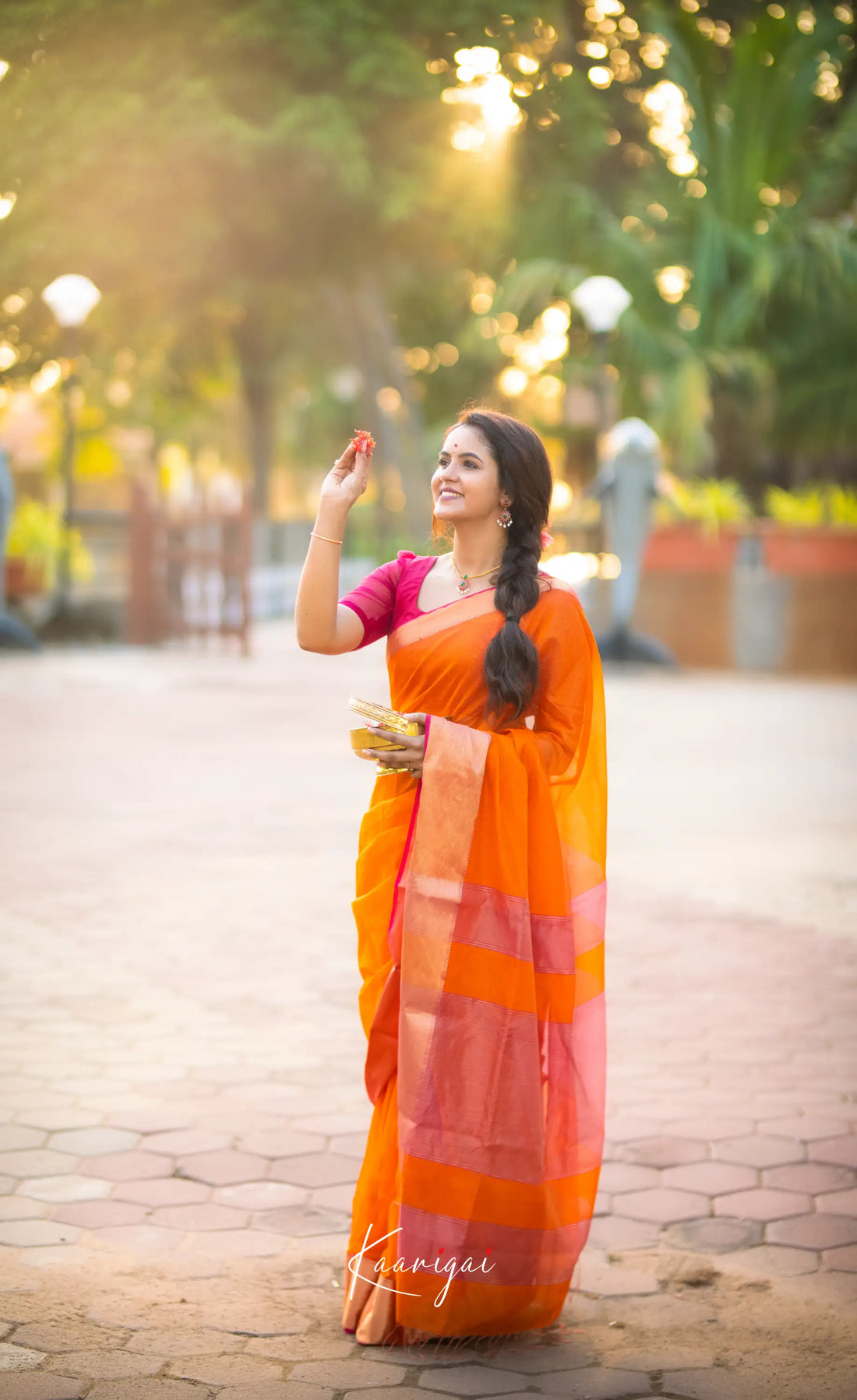 Maanvi - Tone Of Orange And Pink Shade Maheshwari Silk Cotton Saree Sarees