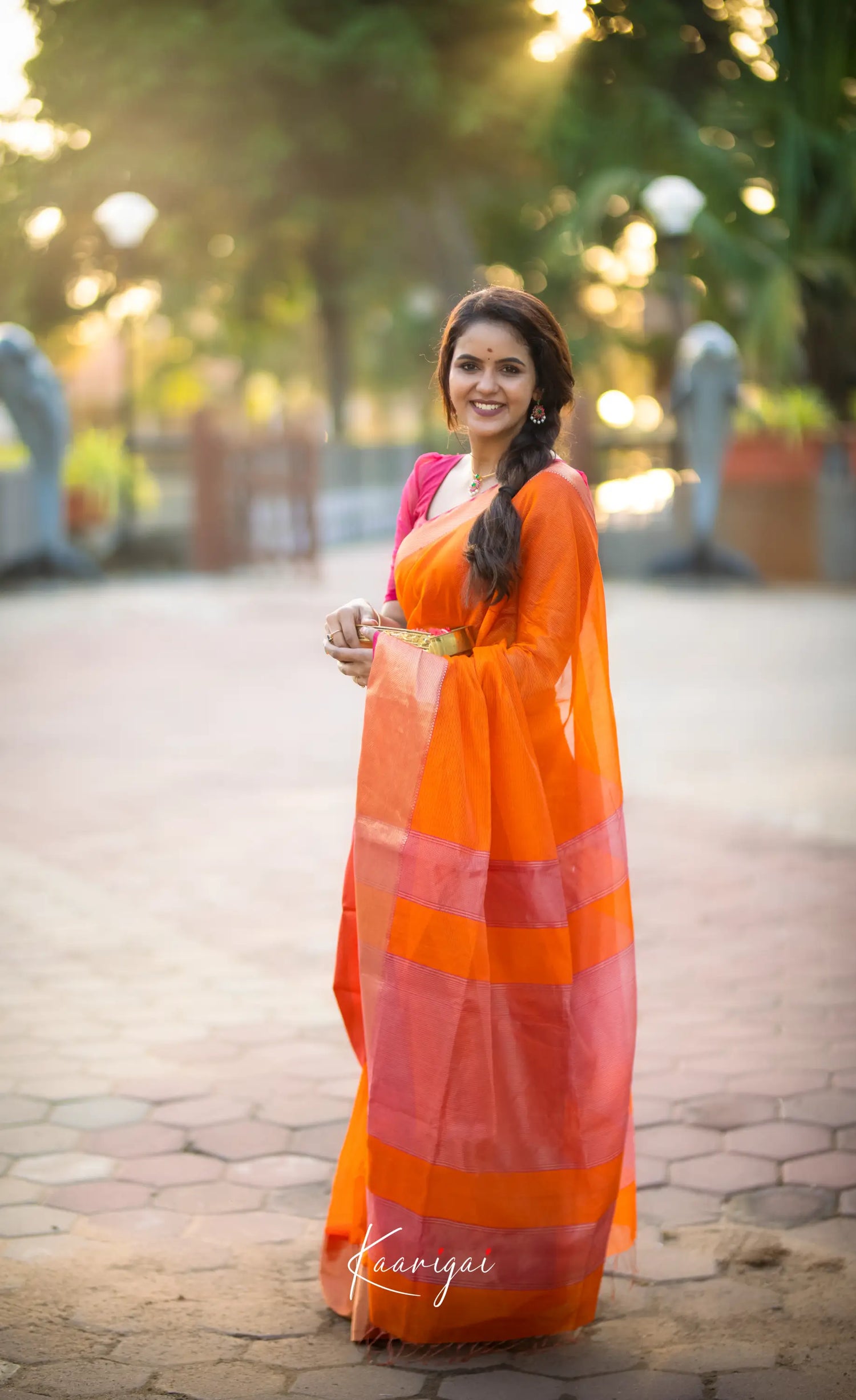 Maanvi - Tone Of Orange And Pink Shade Maheshwari Silk Cotton Saree Sarees