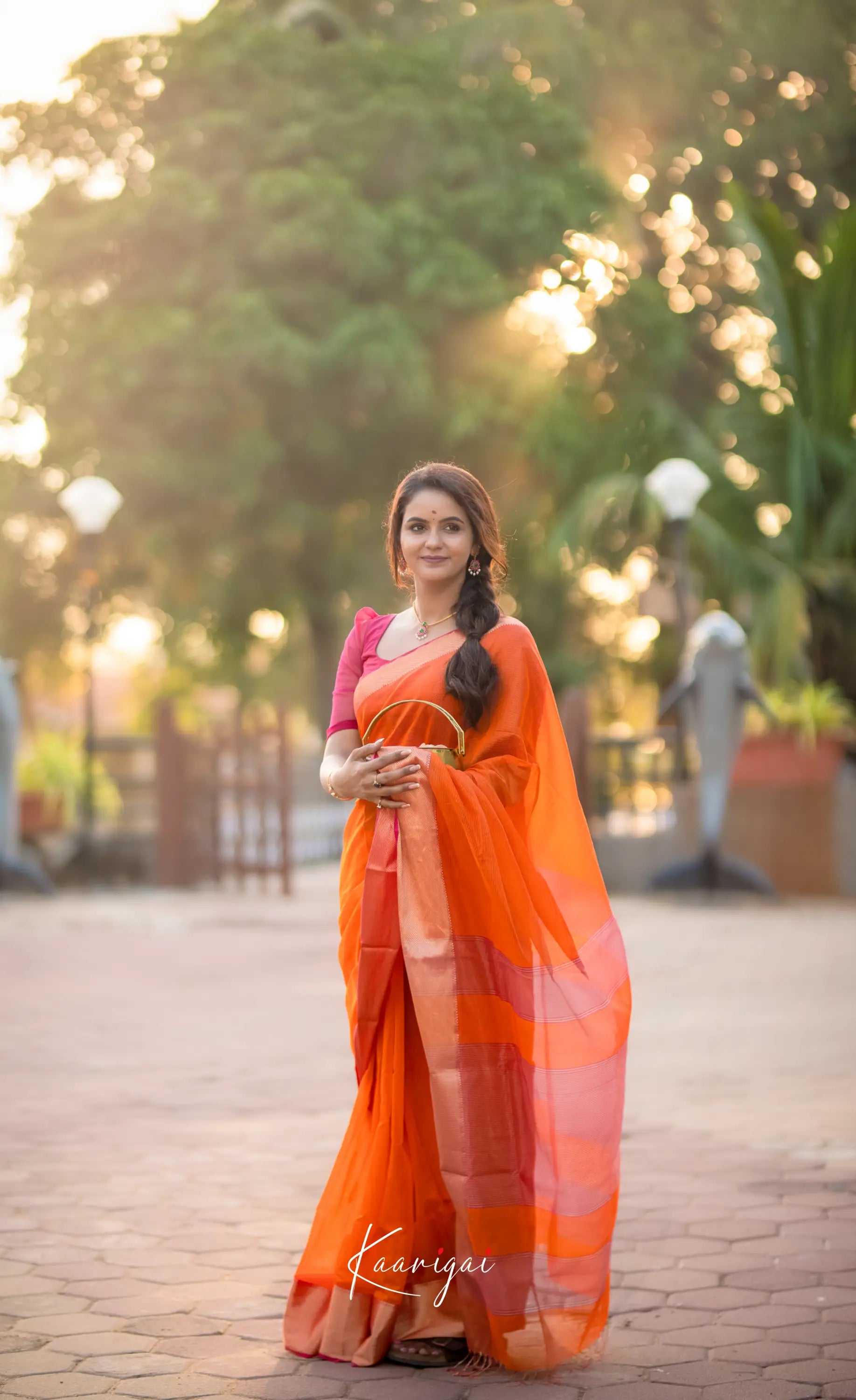 Maanvi - Tone Of Orange And Pink Shade Maheshwari Silk Cotton Saree Sarees