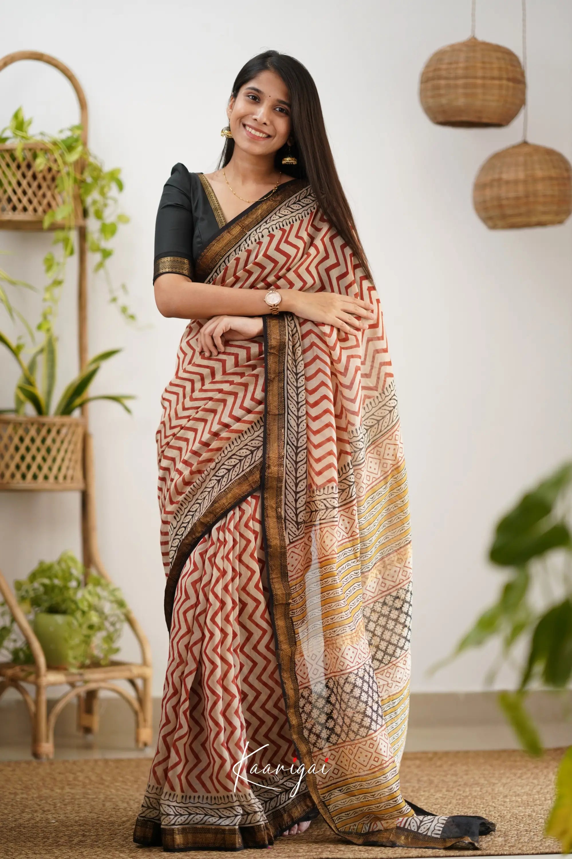 Mayuri Maheswari Silk Cotton Saree - Off White And Red Sarees