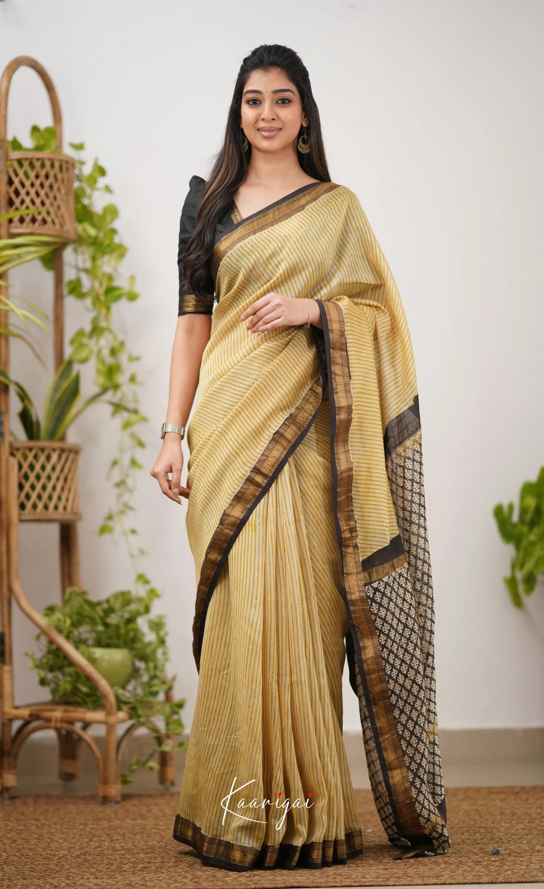 Mayuri Maheswari Silk Cotton Saree - Tussar Cream Sarees