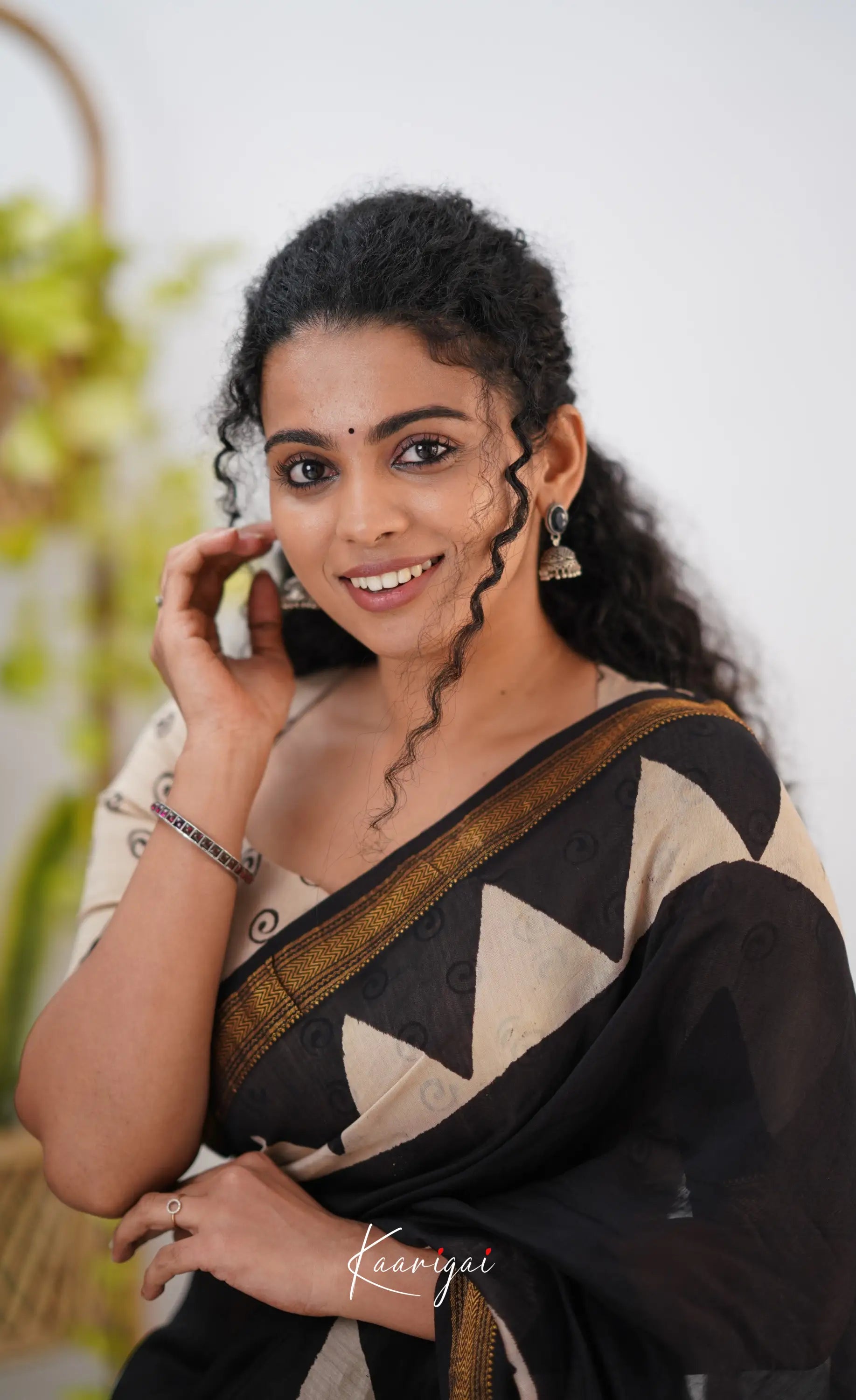 Mayuri Maheswari Saree - Black And Off White Sarees