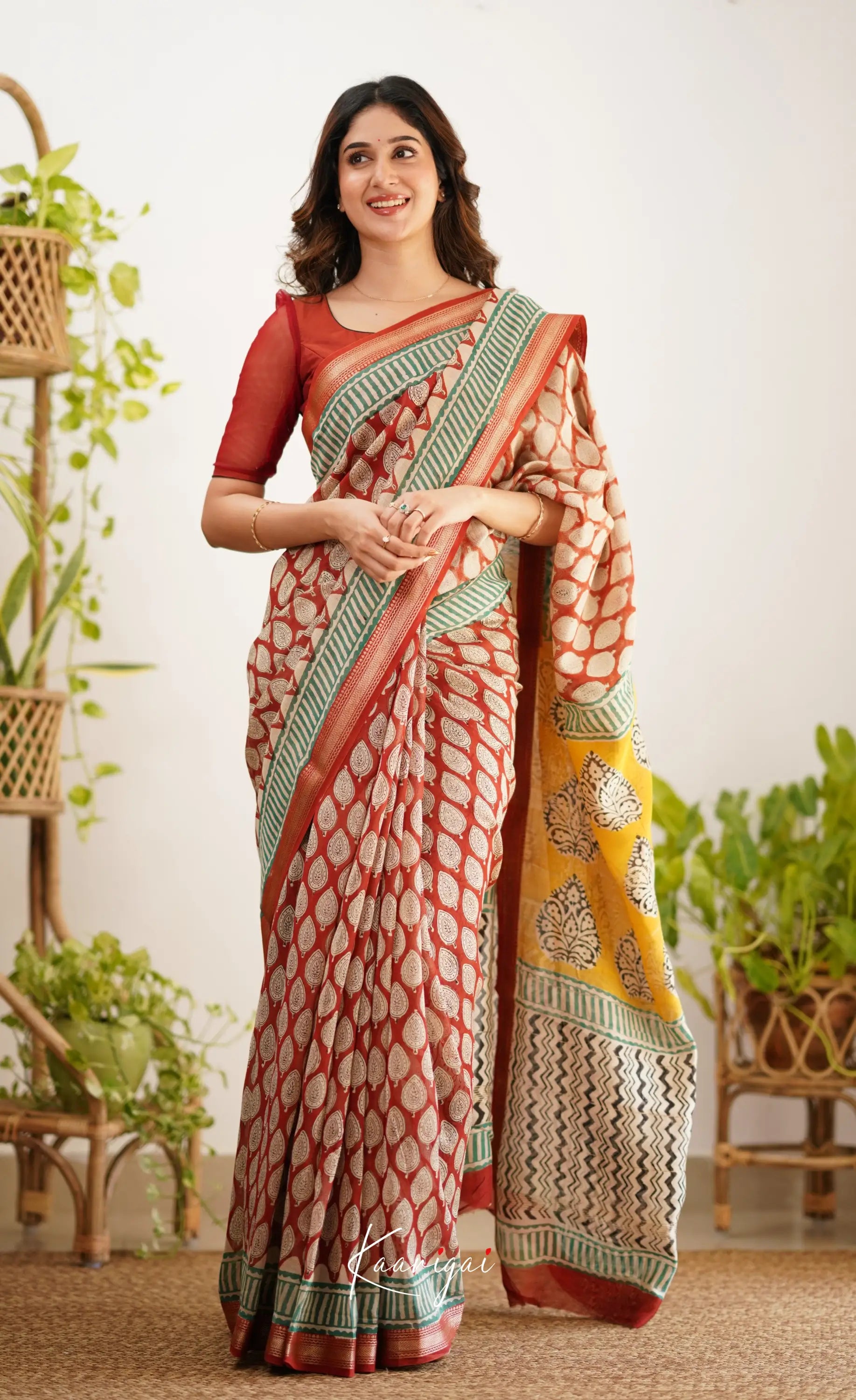 Mayuri Maheswari Saree - Red And Green Sarees