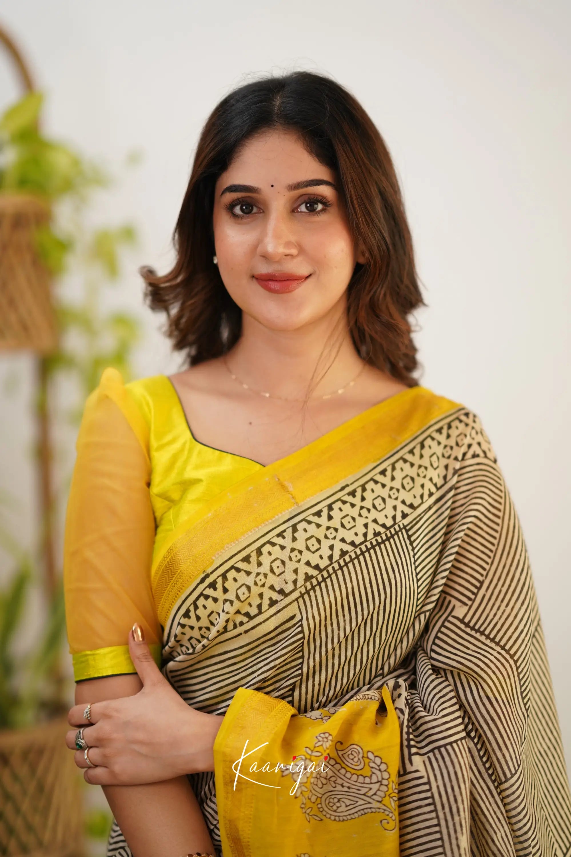 Mayuri Maheswari Saree - White And Yellow Sarees