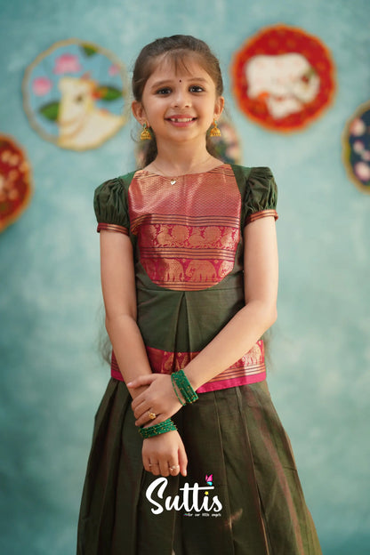 Padmaja - Manthalir Green And Reddish Maroon Pavadai Sattai Kids-Suttis