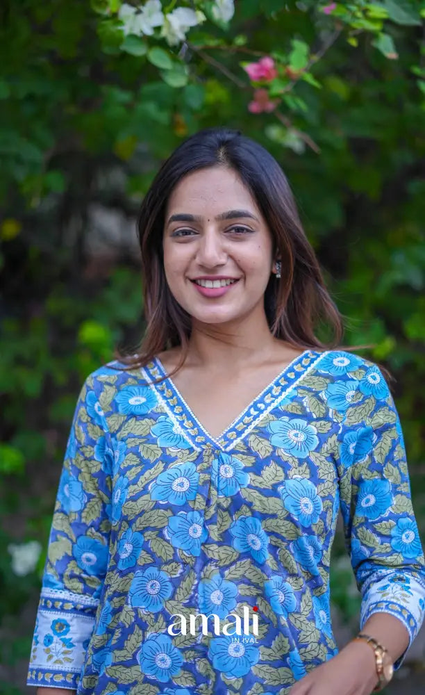 Priyo - Blue and White Jaipur Print Cotton A-line kurti and pant - salwar