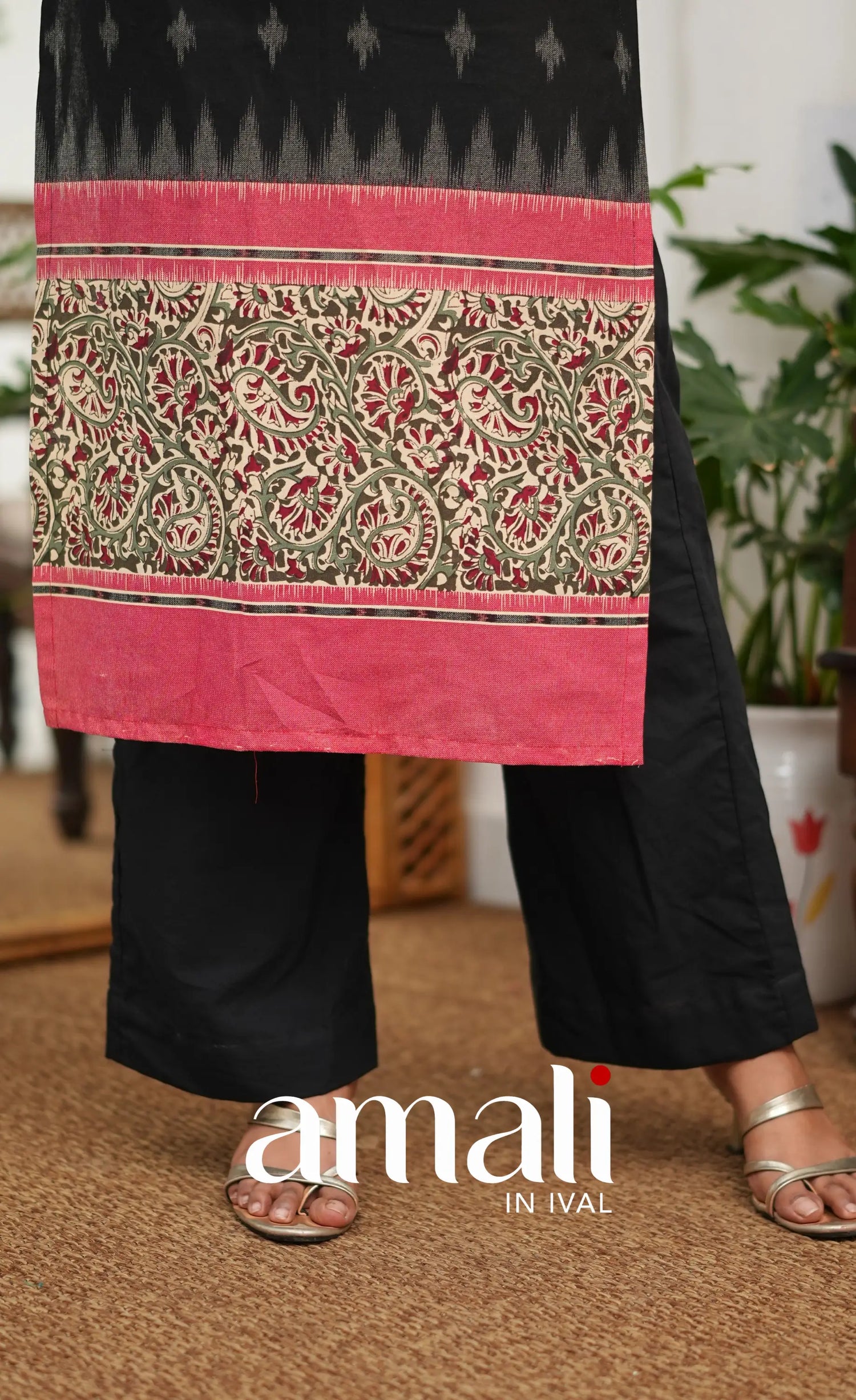 Priyo co-ord set- Black and Reddish Pink Cotton Straight Kurti with Pant - salwar