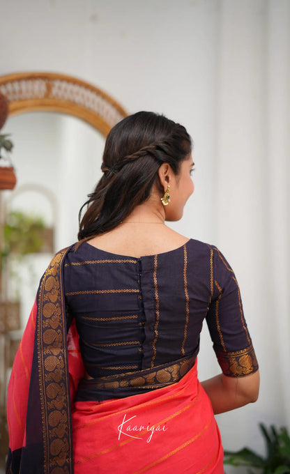 Saaral - Coral Orangish Pink and Dark Navy Blue Sungudi Saree - Sarees