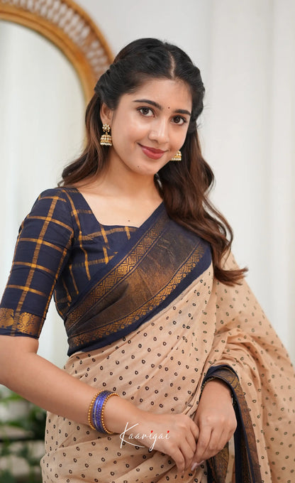 Saaral - Cream and Navy blue Sungudi Saree - Sarees