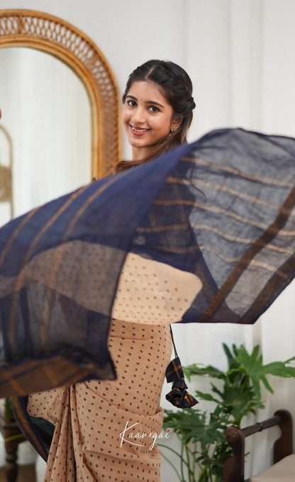 Saaral - Cream and Navy blue Sungudi Saree - Sarees