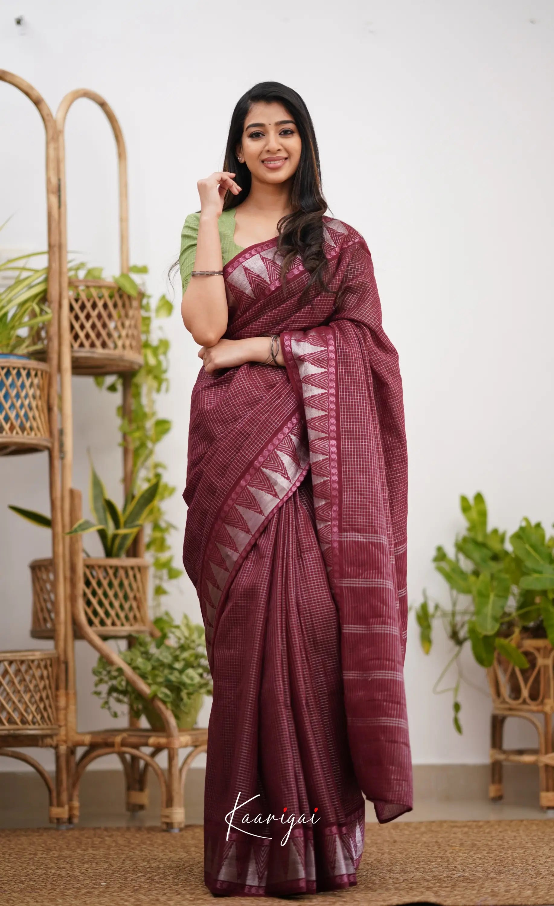 Saaral Maroonish Brown Shade And Pista Green Tone Sungudi Saree Sarees