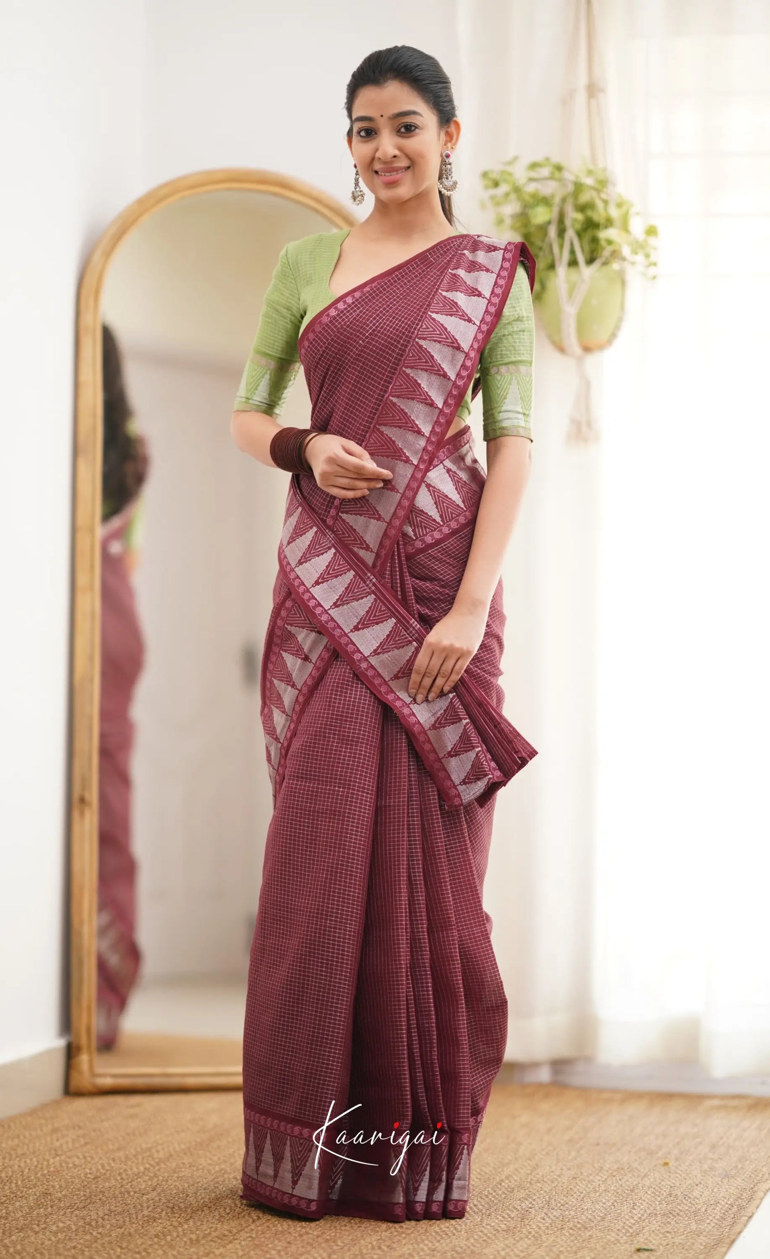 Saaral Maroonish Brown Shade And Pista Green Tone Sungudi Saree Sarees