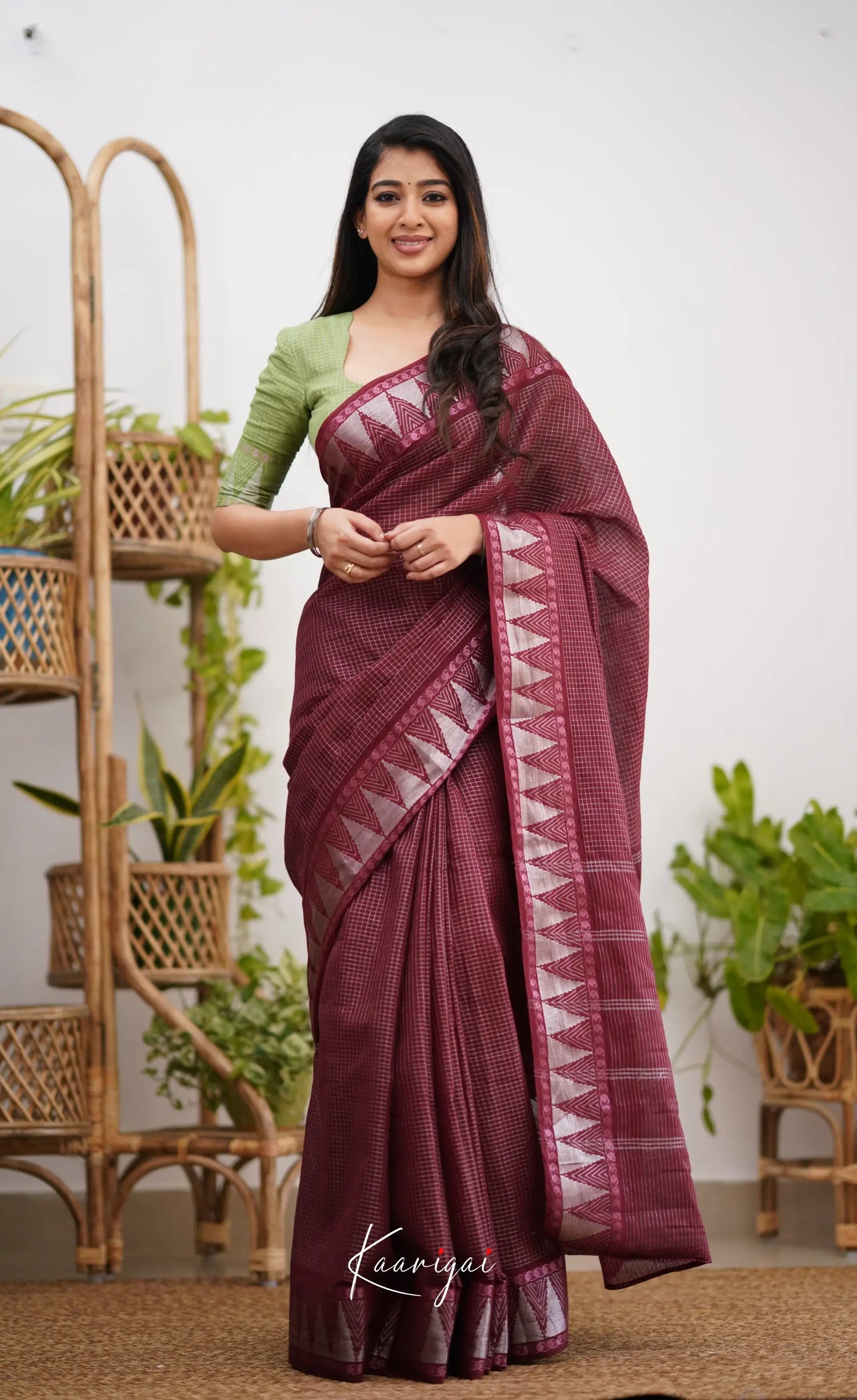 Saaral Maroonish Brown Shade And Pista Green Tone Sungudi Saree Sarees