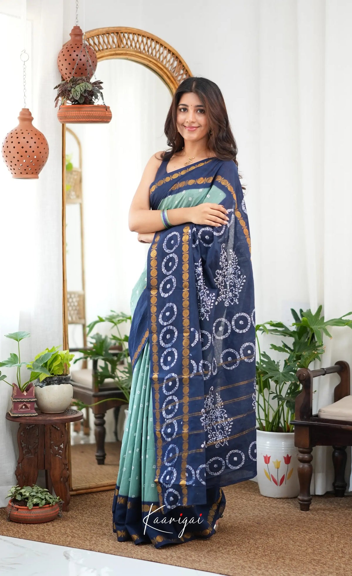 Saaral - Pale teal blue and Dark blue Sungudi Saree - Sarees