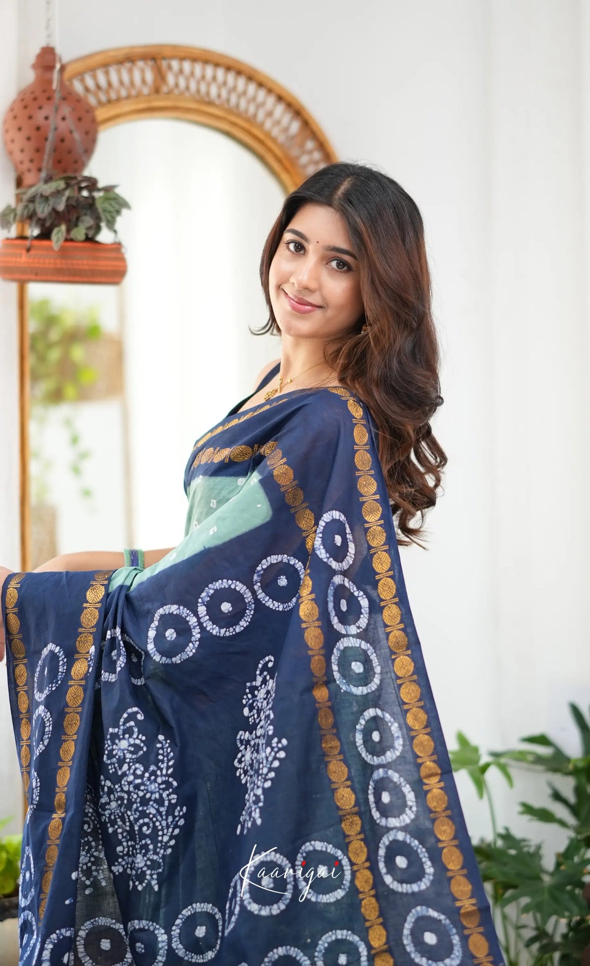 Saaral - Pale teal blue and Dark blue Sungudi Saree - Sarees