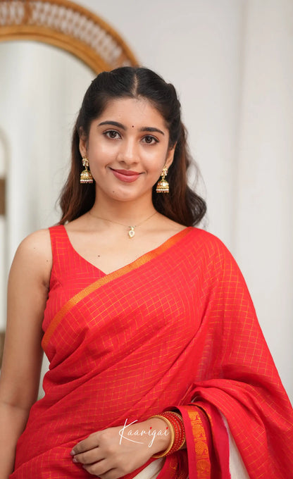 Saaral - Red and Off-white Sungudi Saree - Sarees